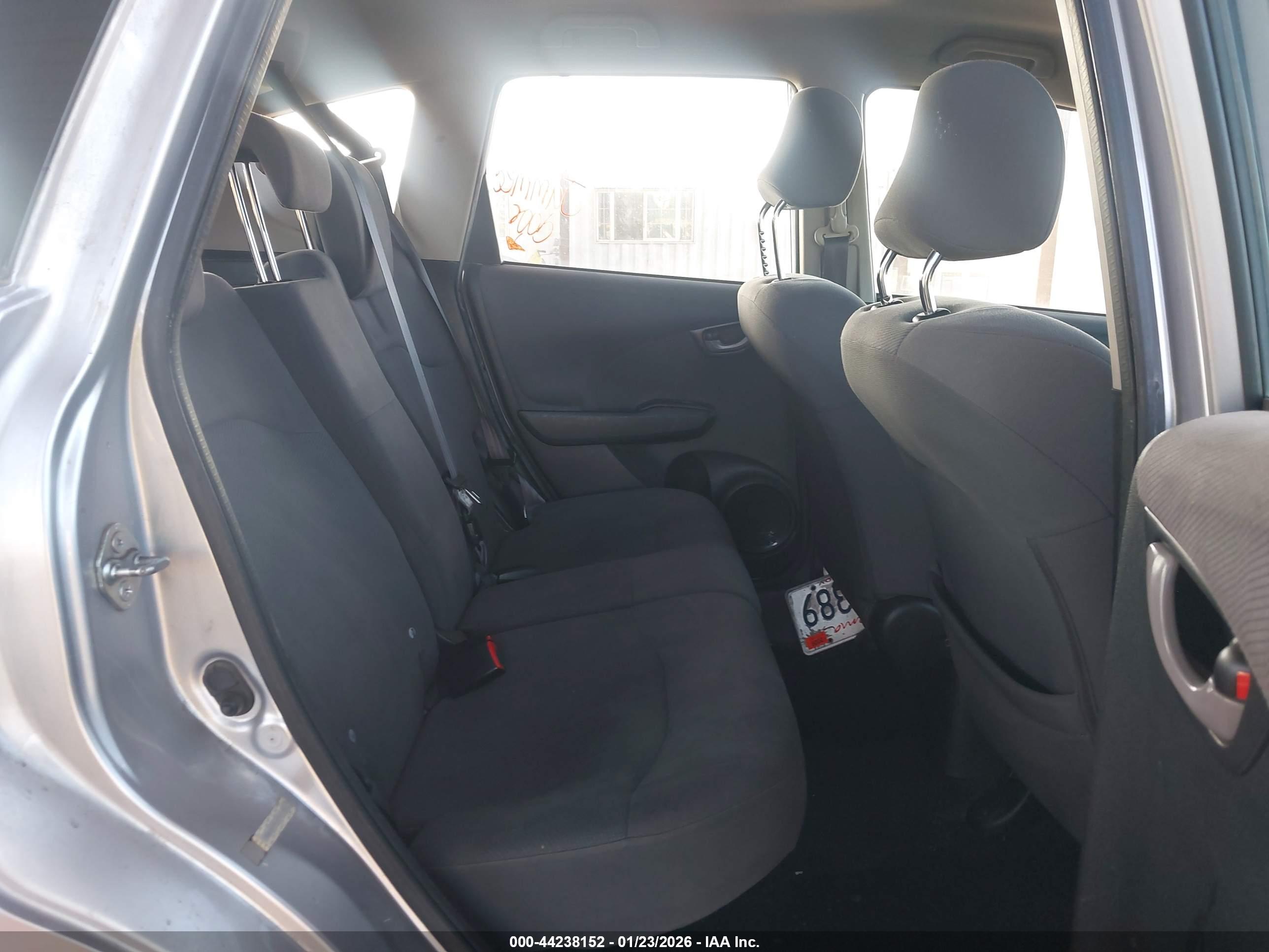 HONDA FIT image 8