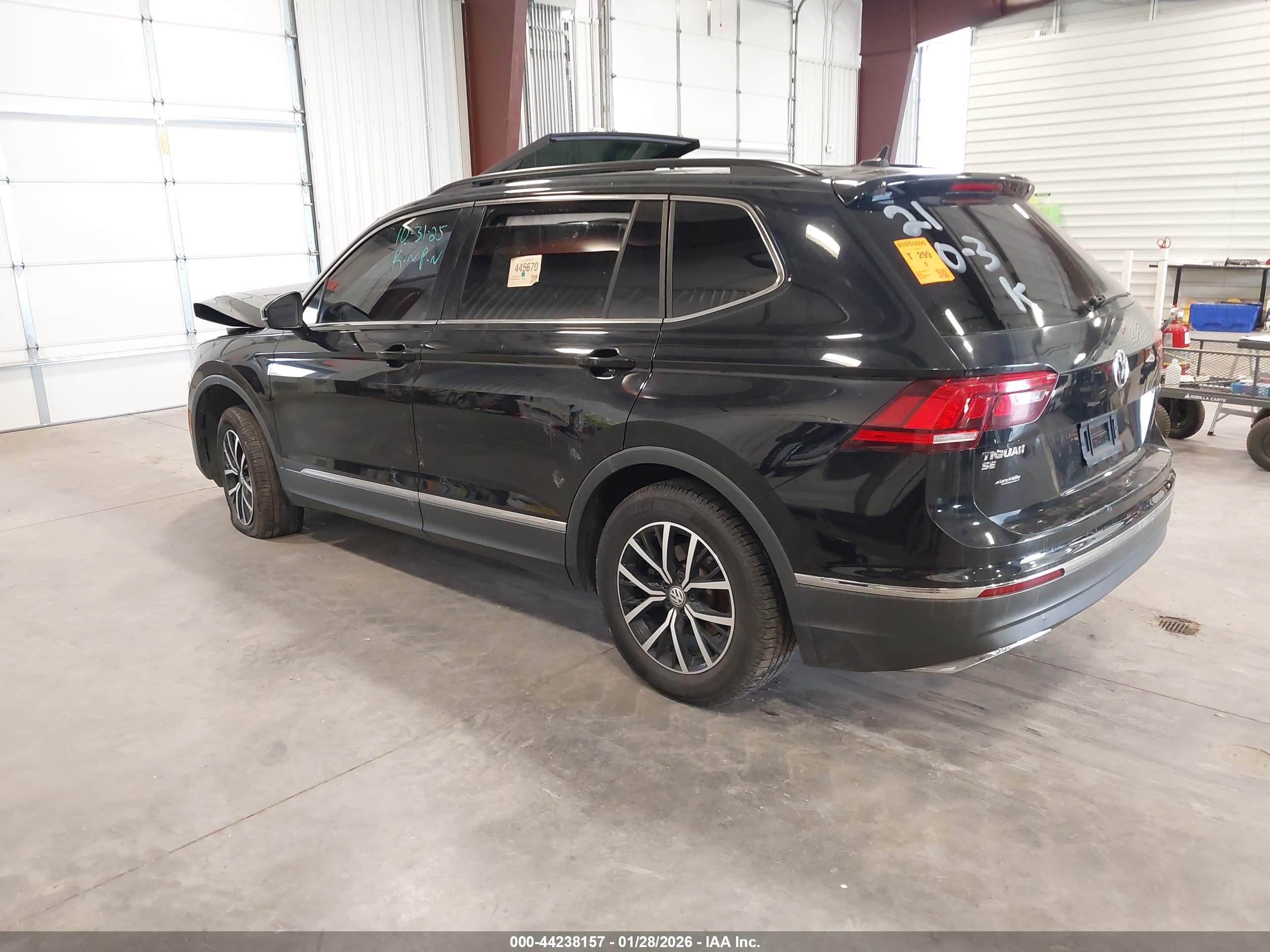 VOLKSWAGEN TIGUAN image 3