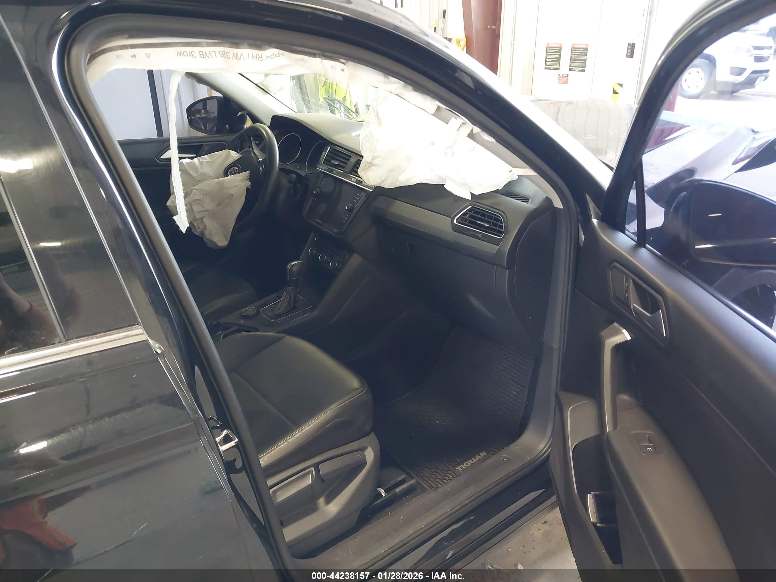 VOLKSWAGEN TIGUAN image 5