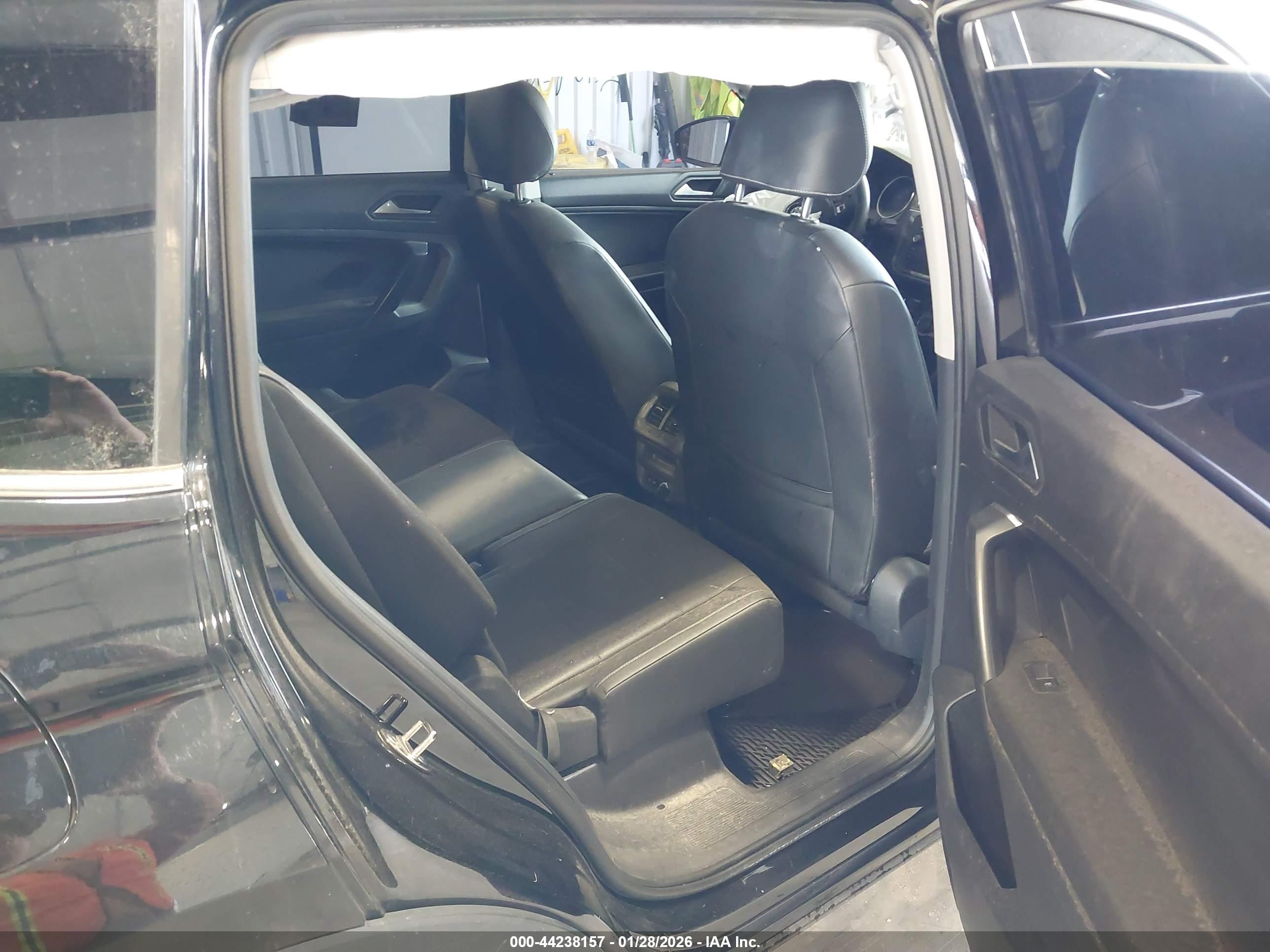 VOLKSWAGEN TIGUAN image 8