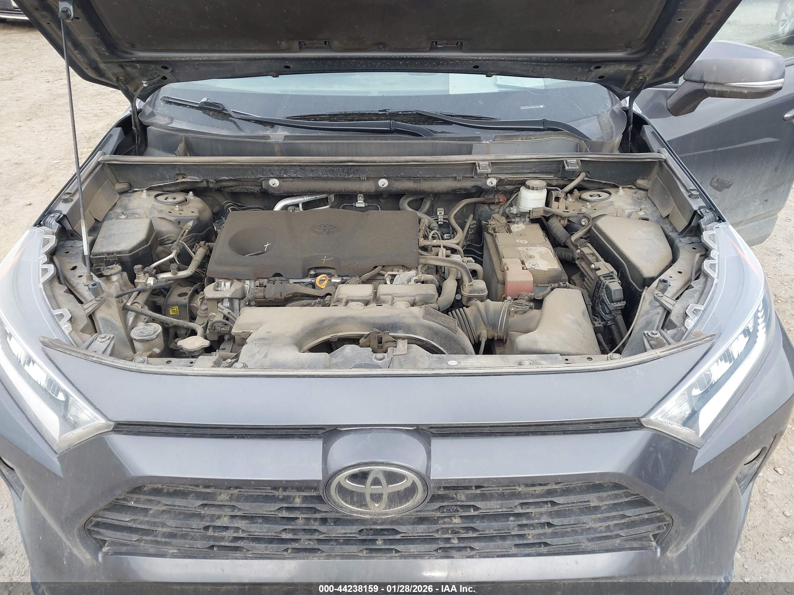 TOYOTA RAV4 image 10