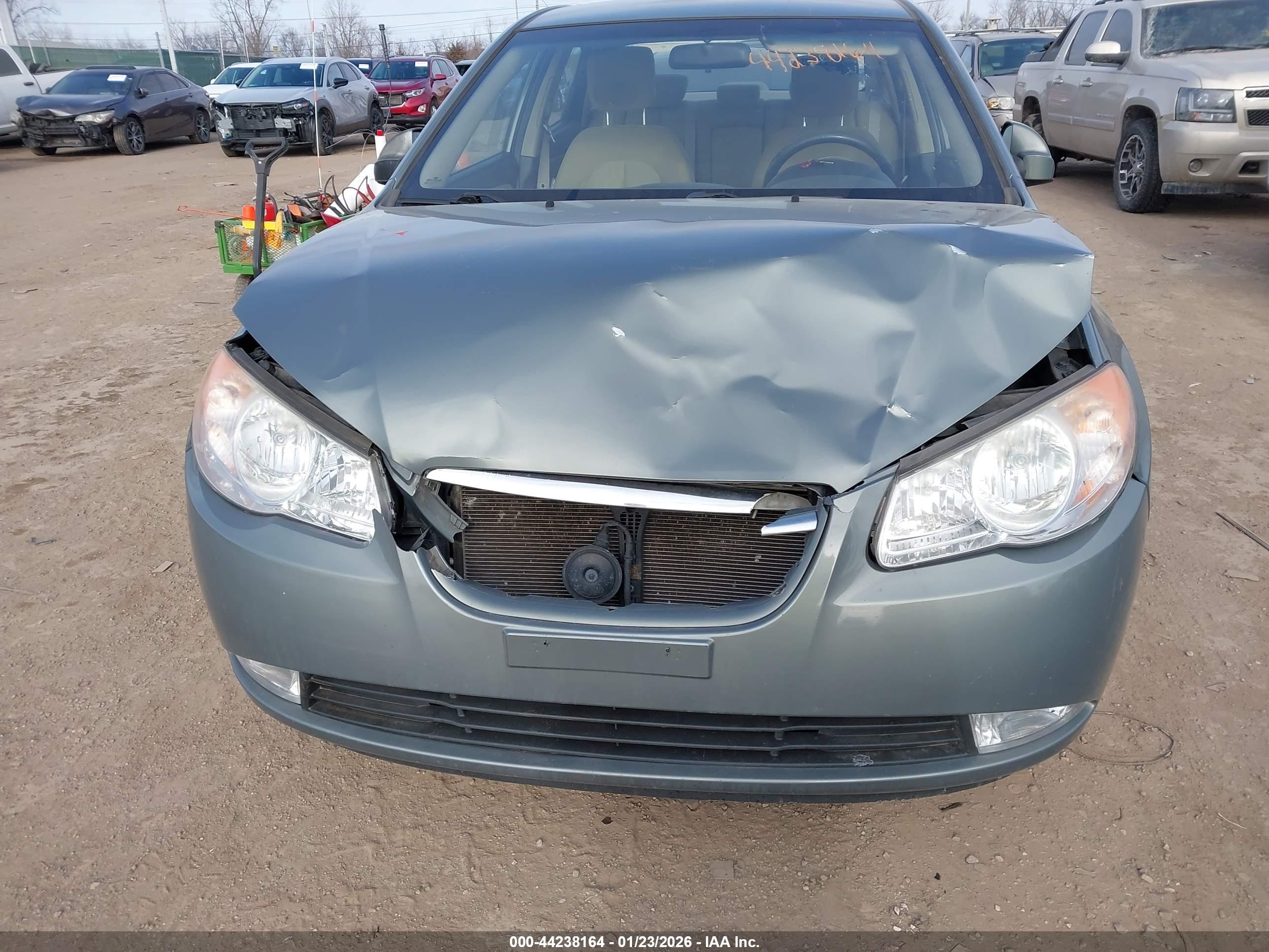 HYUNDAI ELANTRA image 6