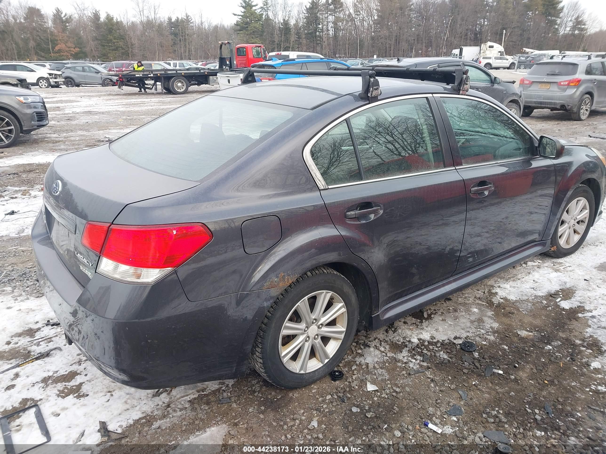 SUBARU LEGACY image 4