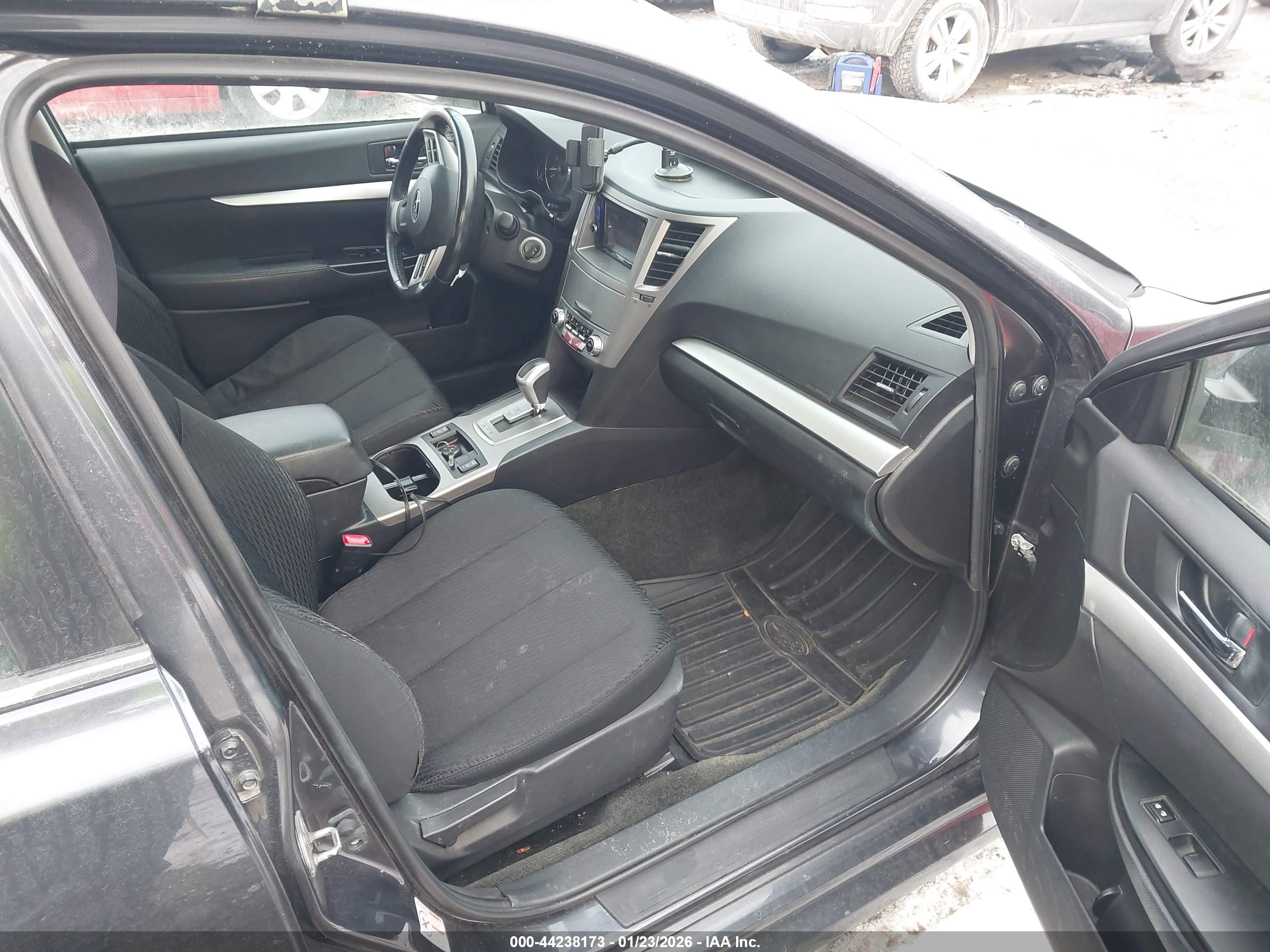 SUBARU LEGACY image 5