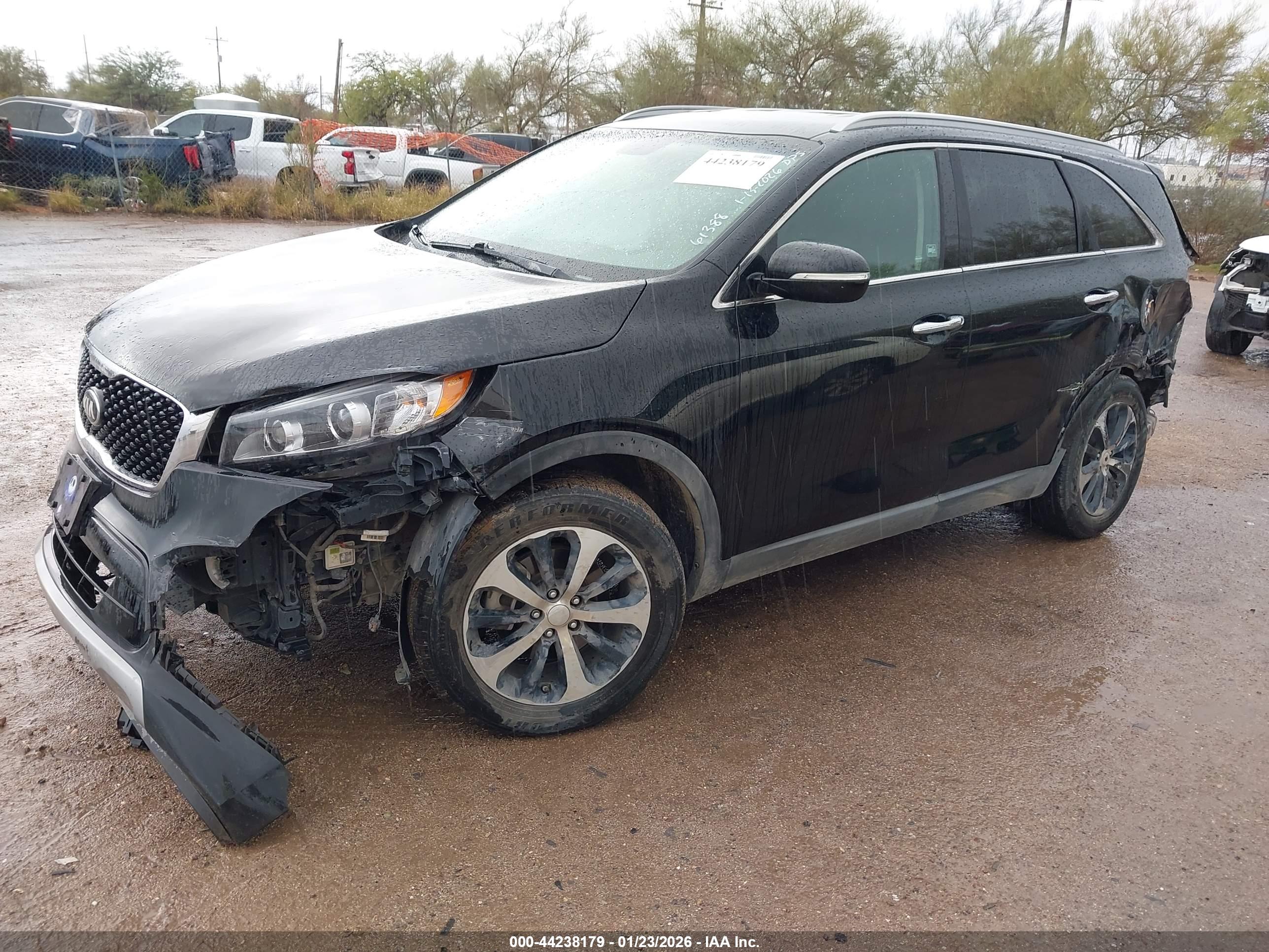 KIA SORENTO image 2