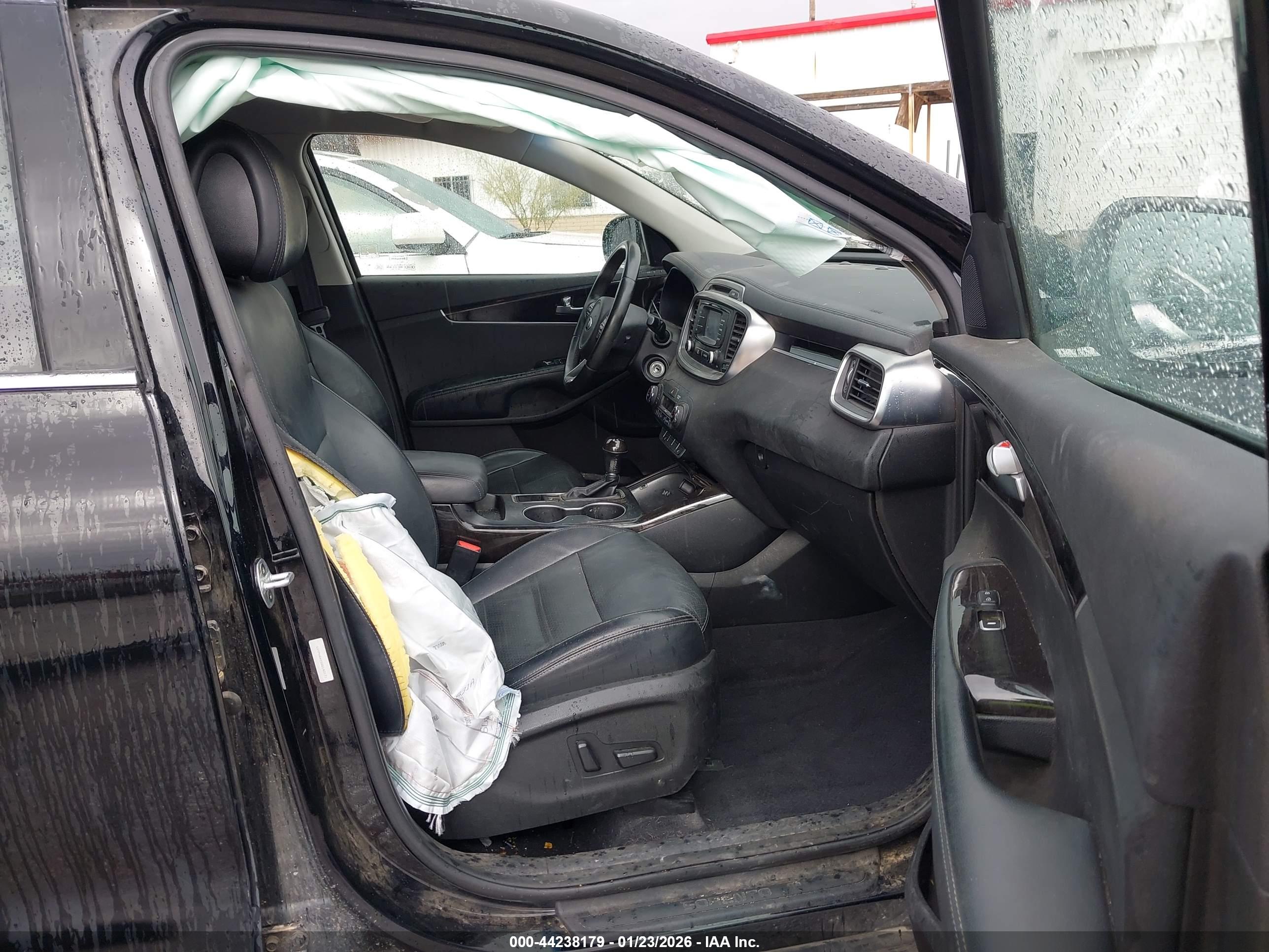 KIA SORENTO image 5