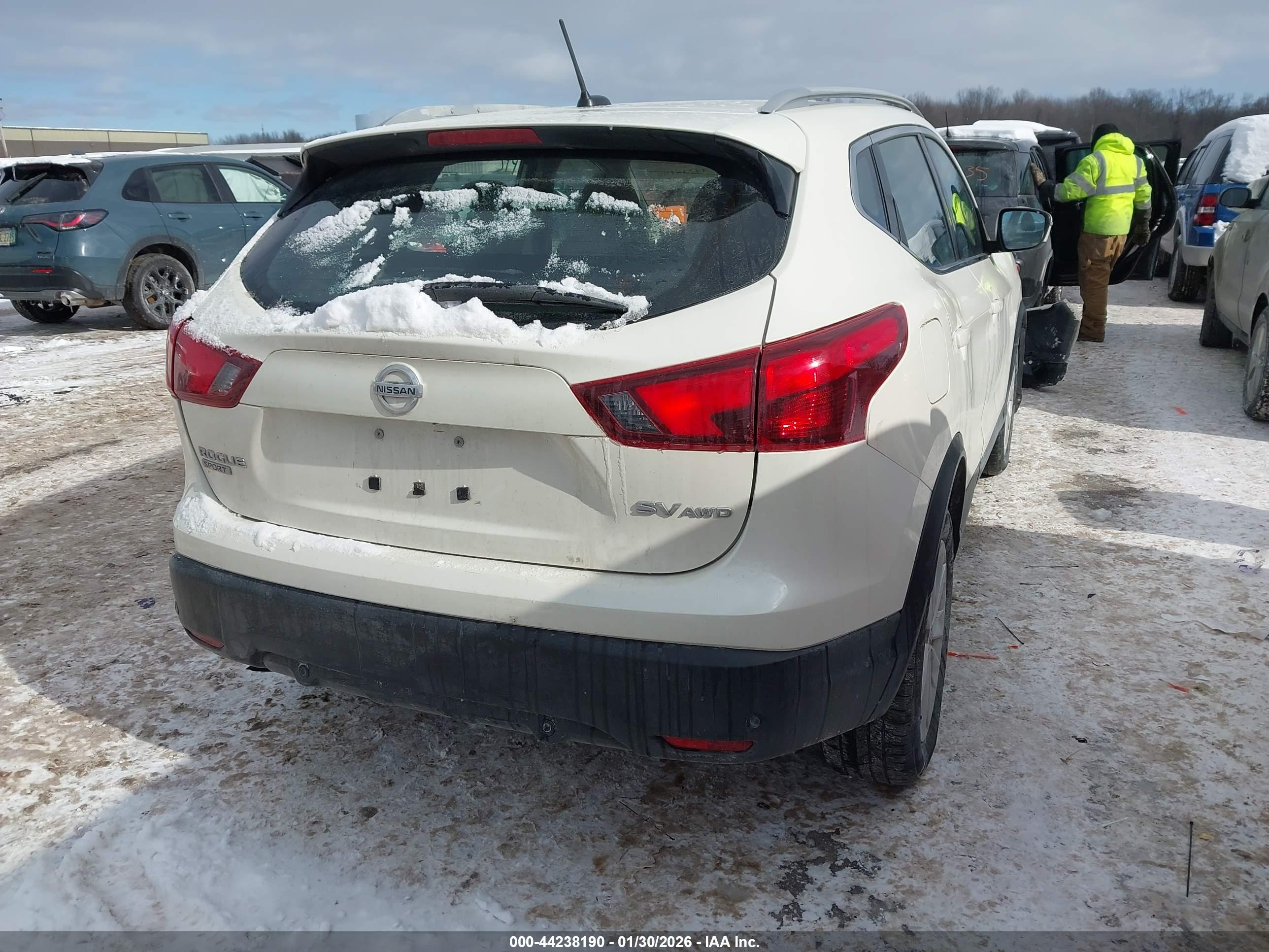 NISSAN ROGUE image 4