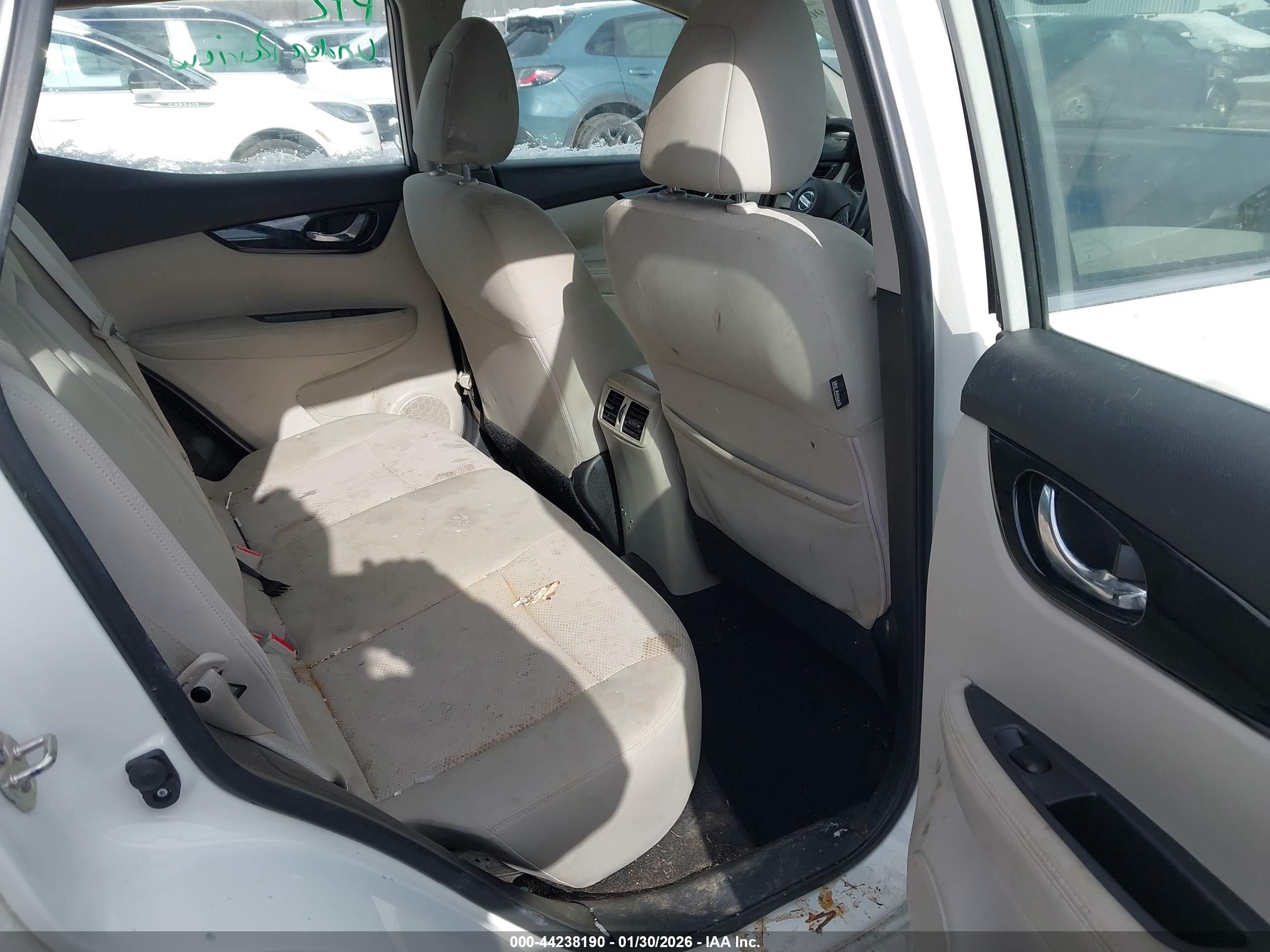 NISSAN ROGUE image 8