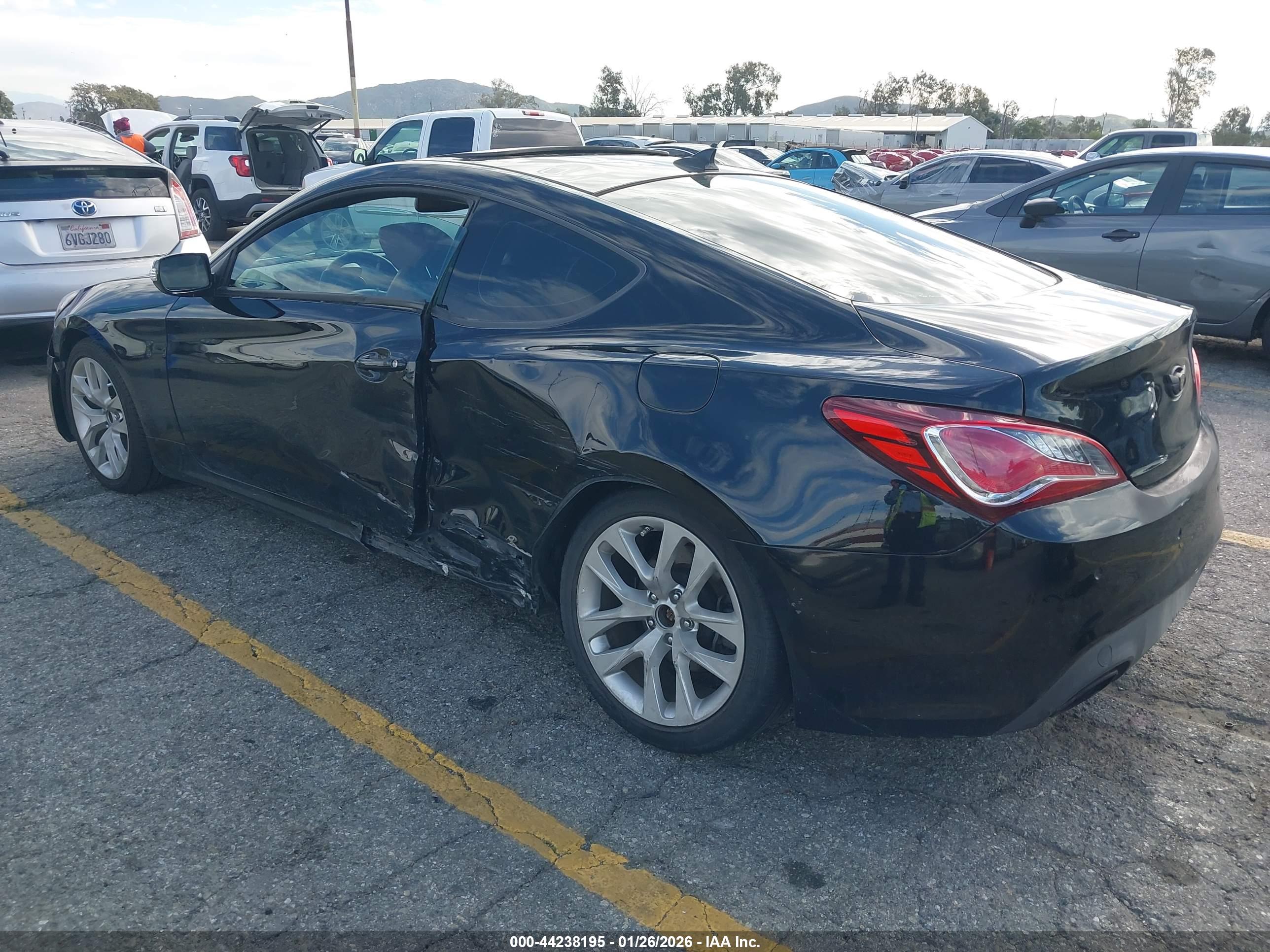HYUNDAI GENESIS image 3