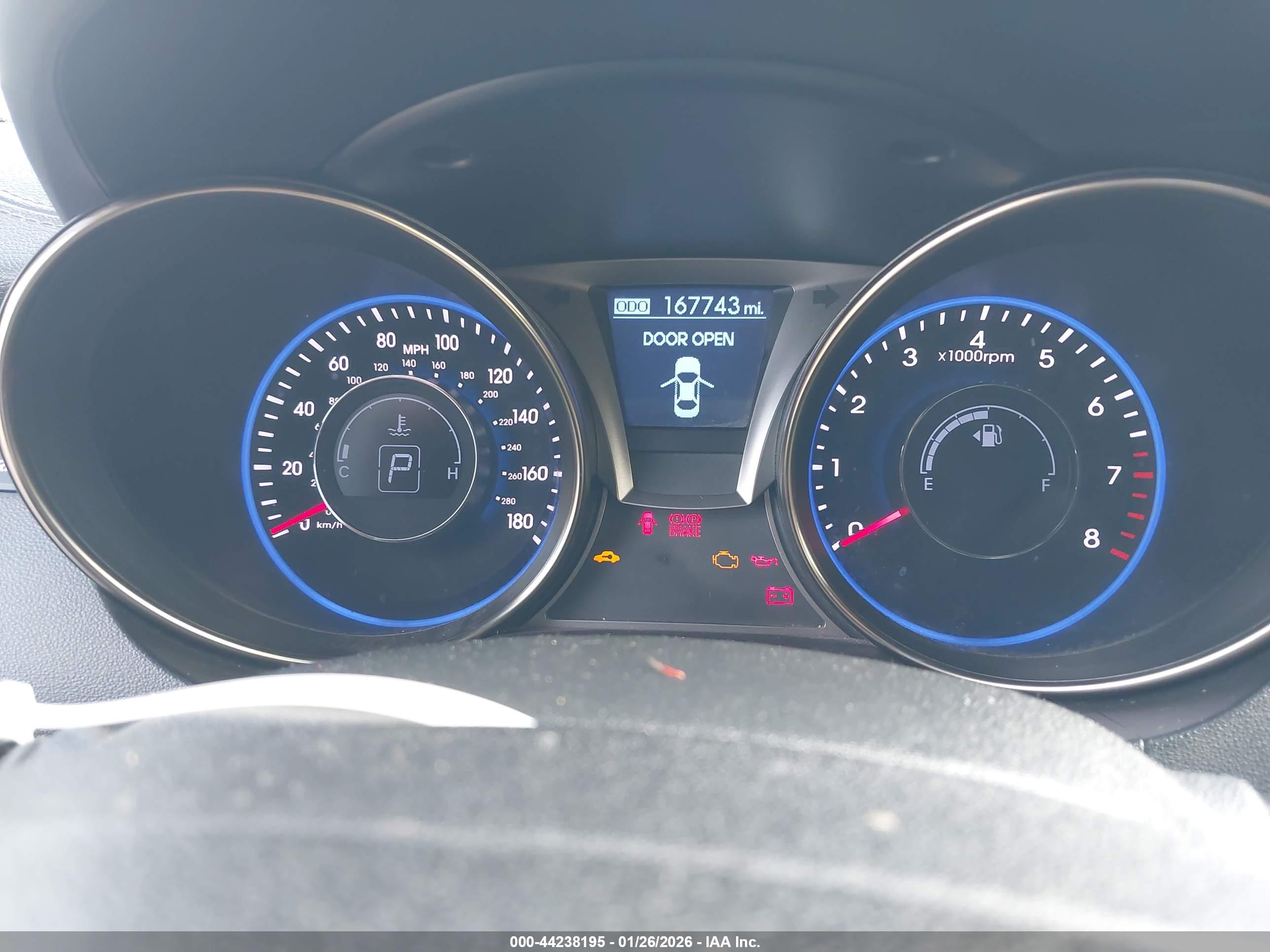 HYUNDAI GENESIS image 7