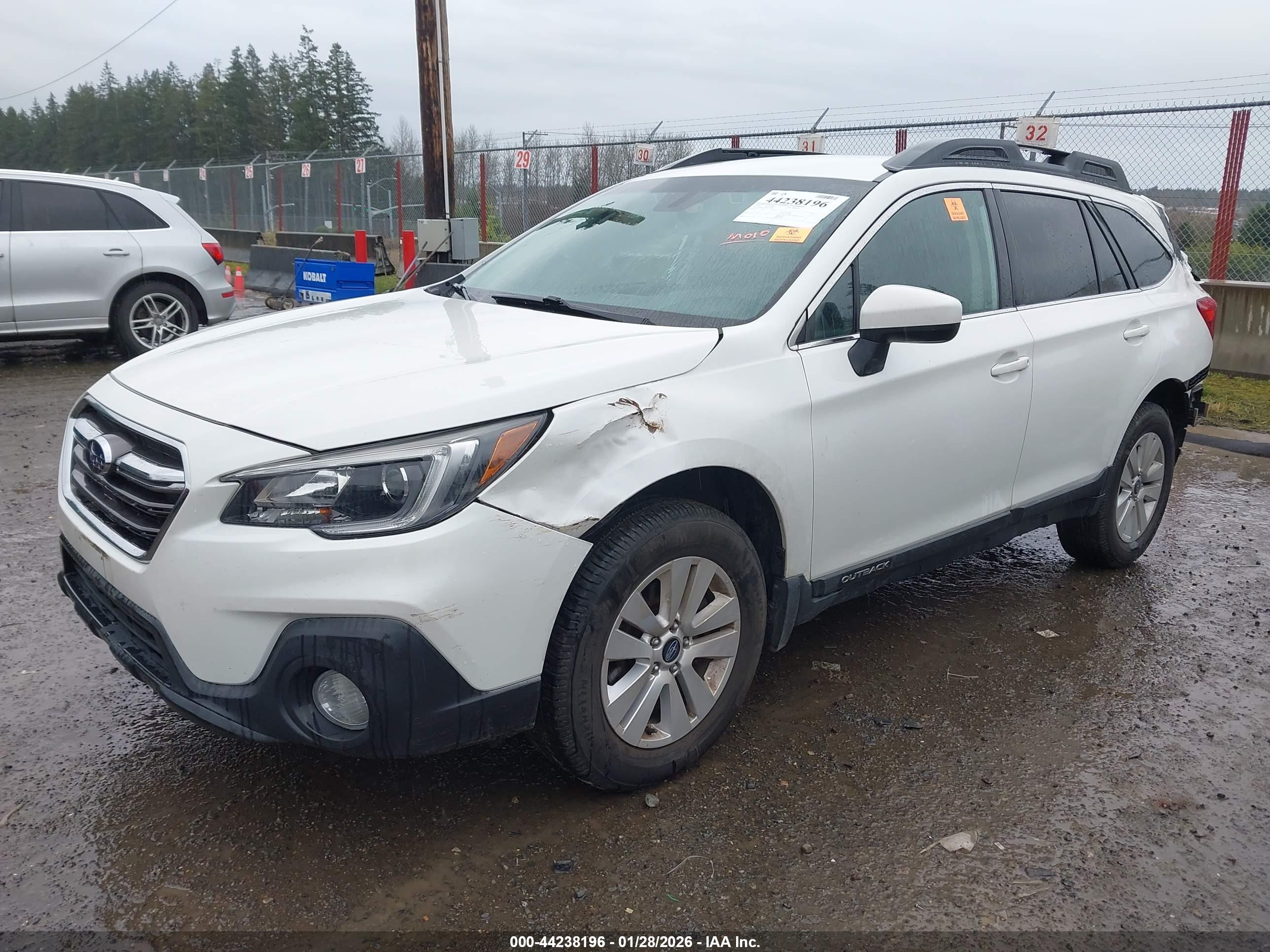 SUBARU OUTBACK image 2