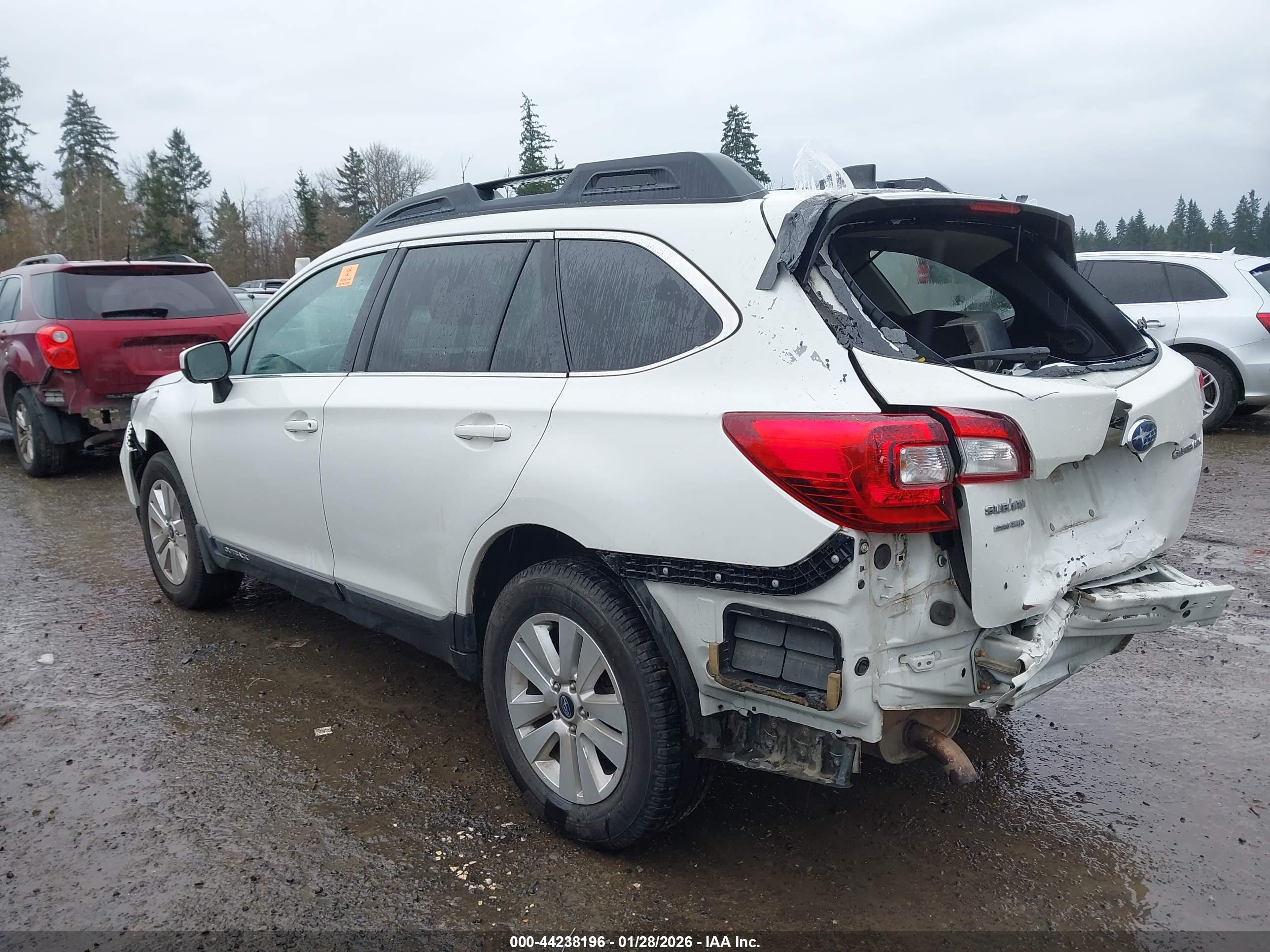 SUBARU OUTBACK image 3