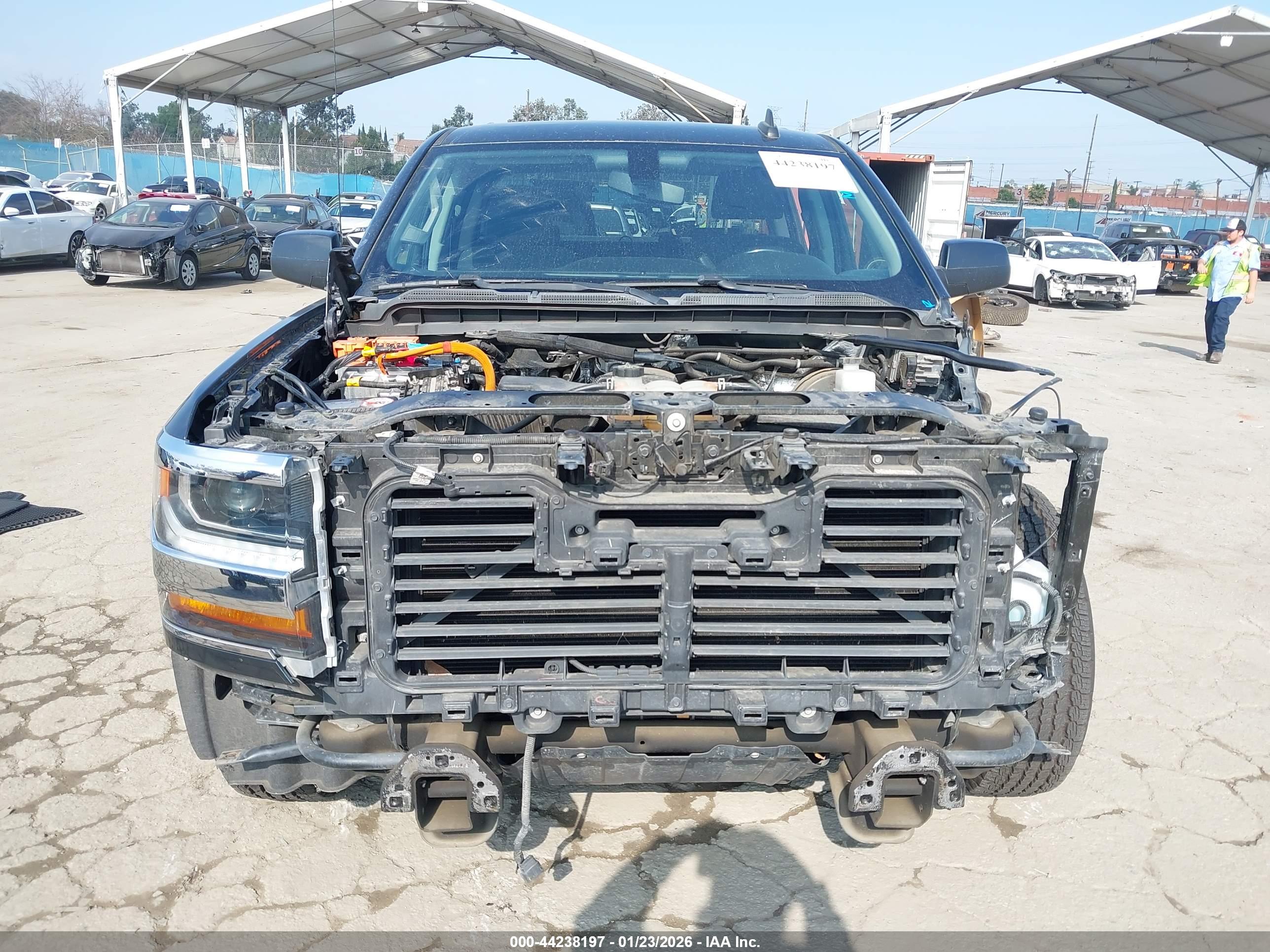 CHEVROLET SILVERADO image 6