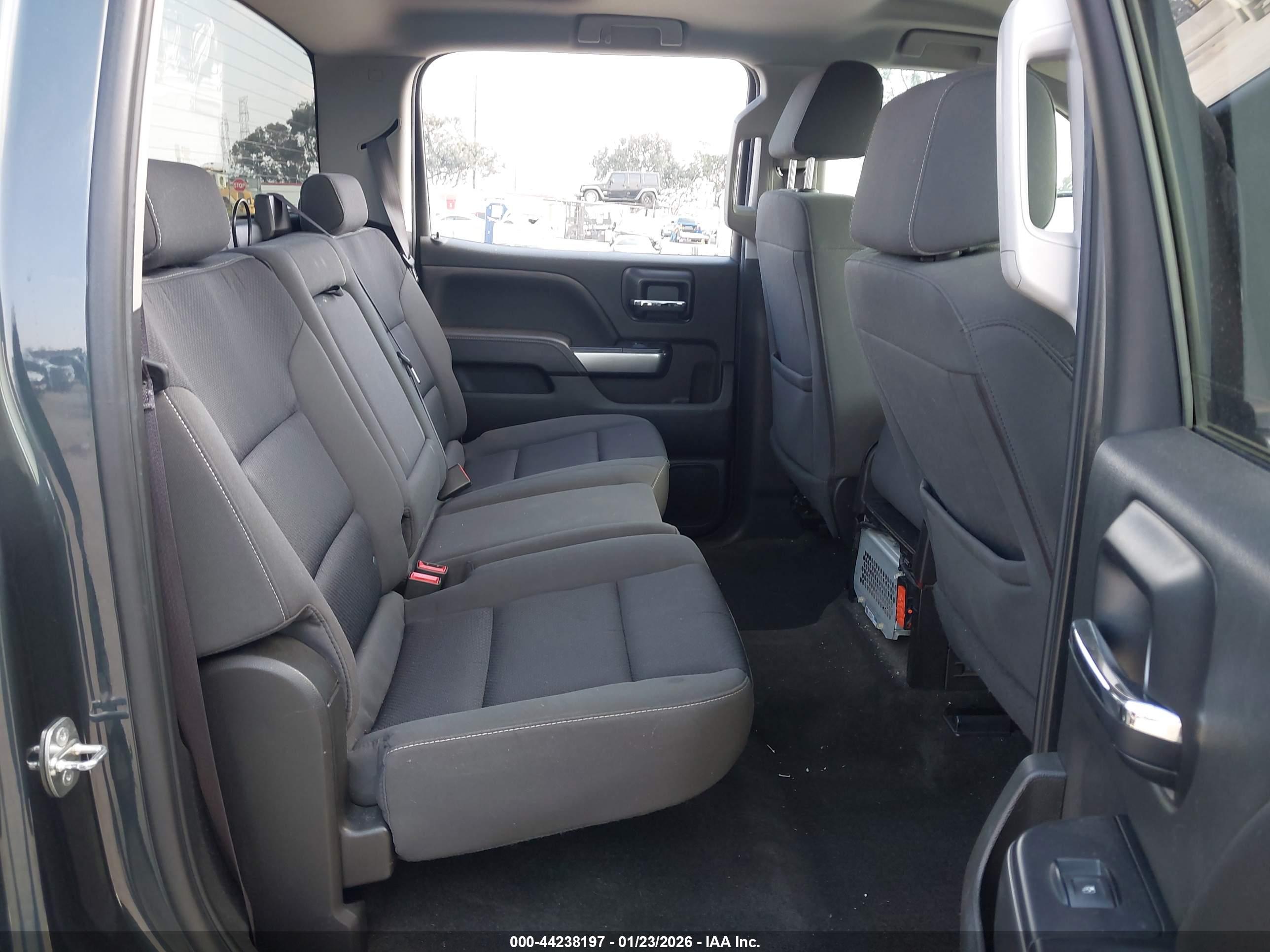 CHEVROLET SILVERADO image 8