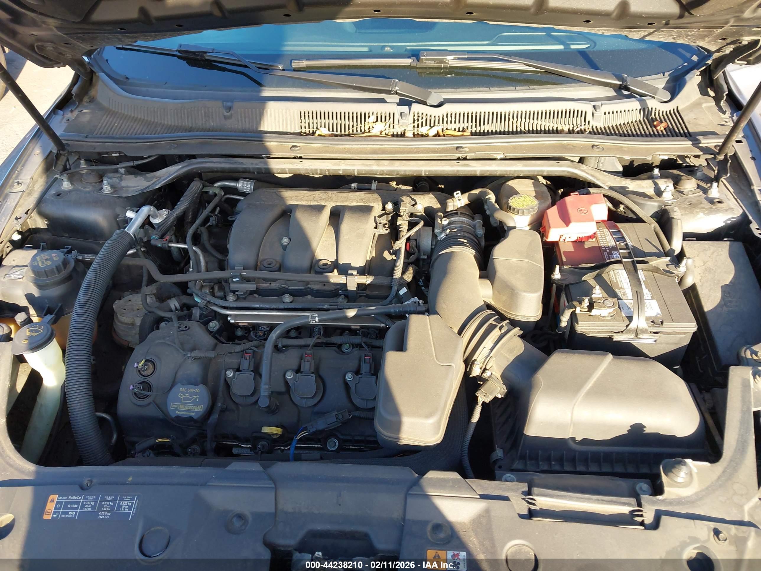 FORD TAURUS image 10
