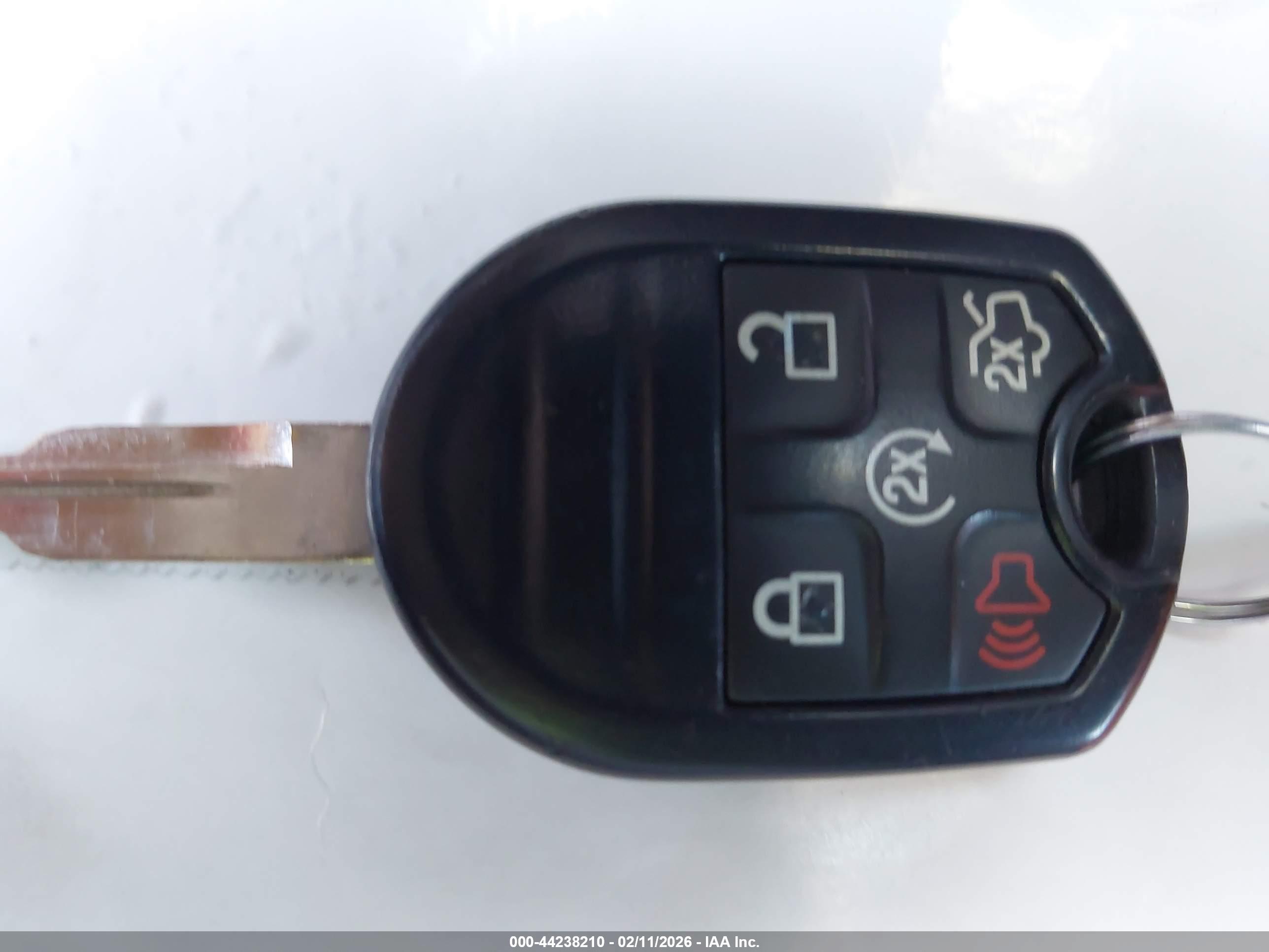 FORD TAURUS image 11
