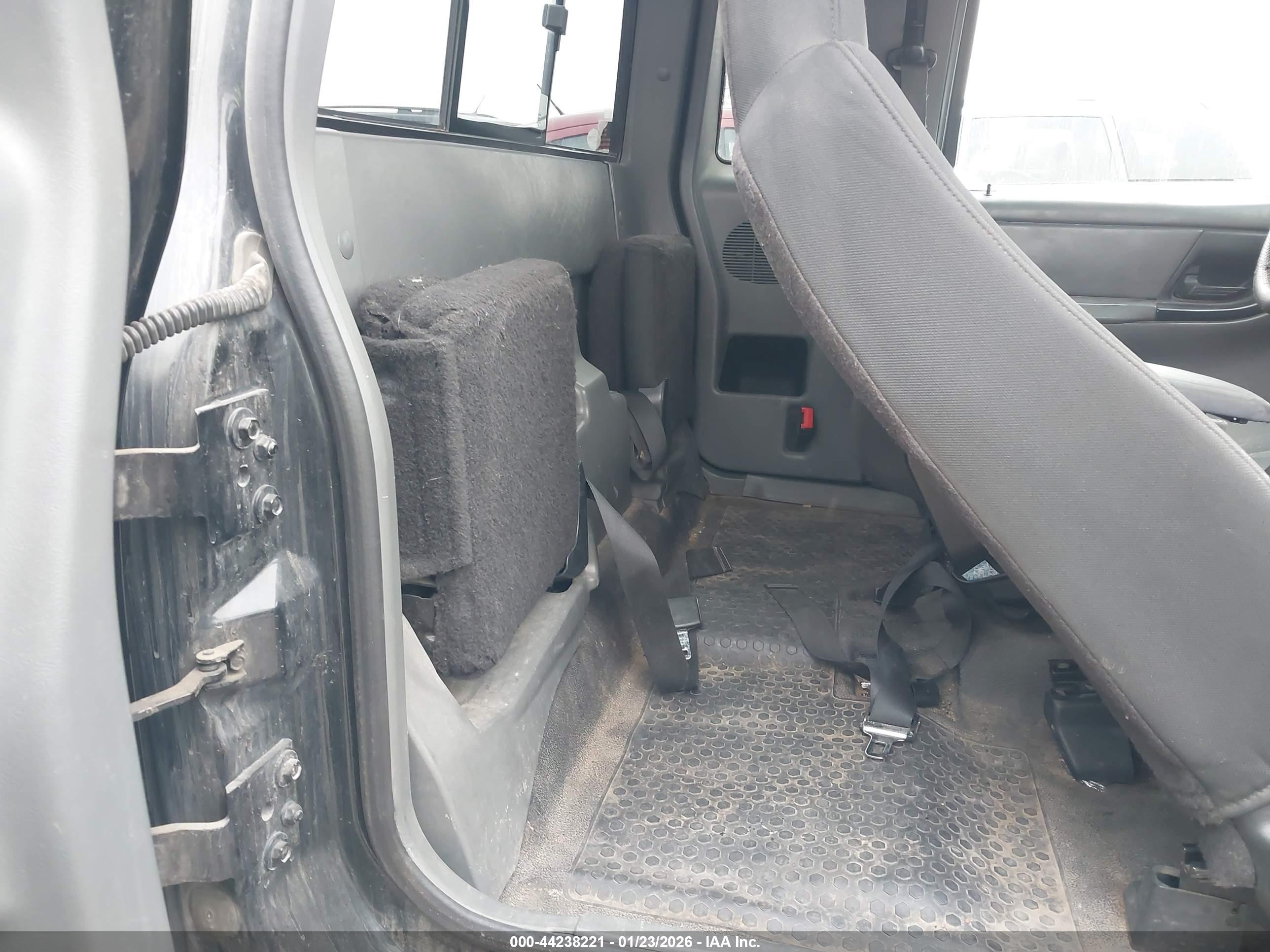 FORD RANGER image 8