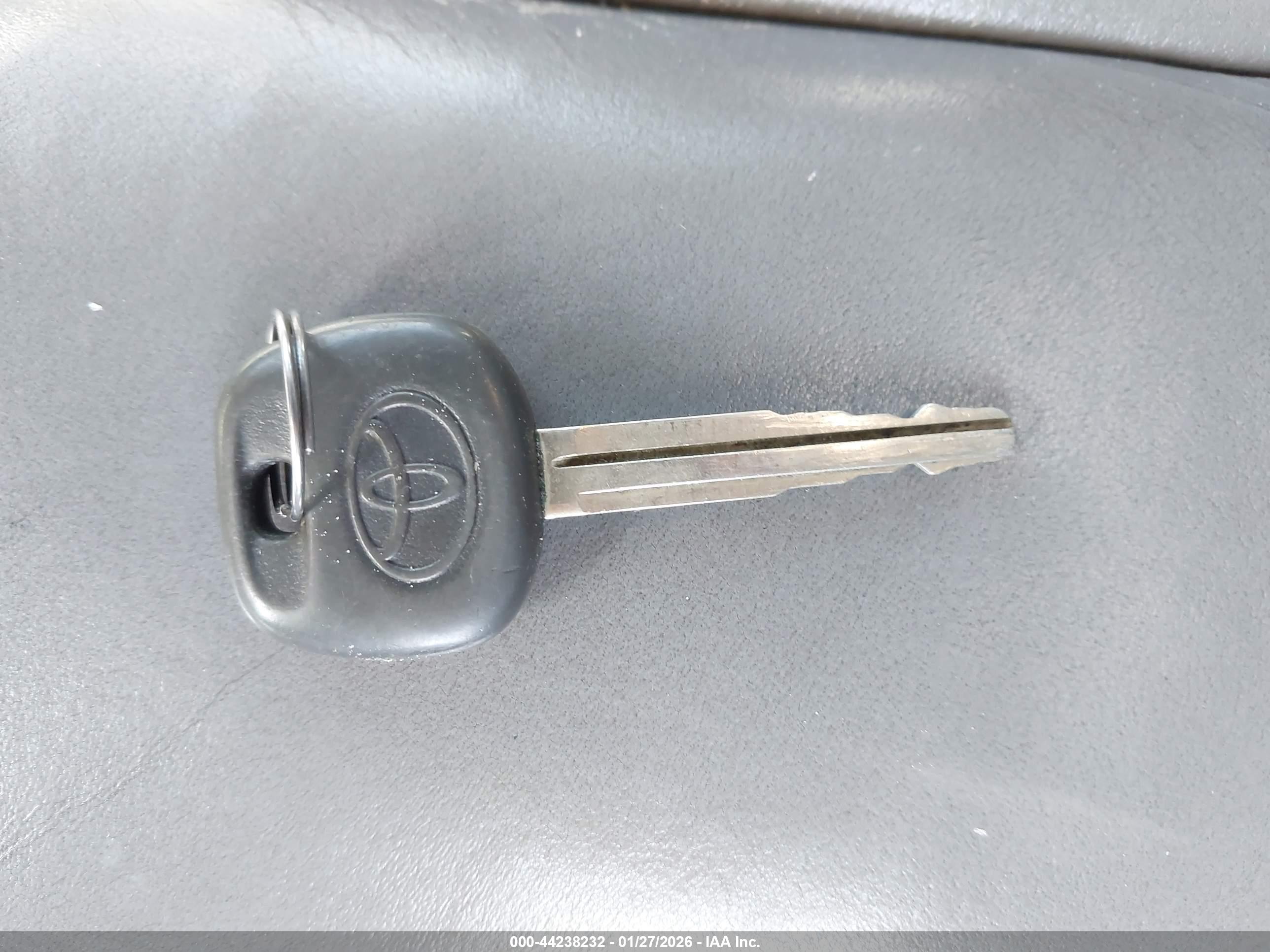 TOYOTA AVALON image 11