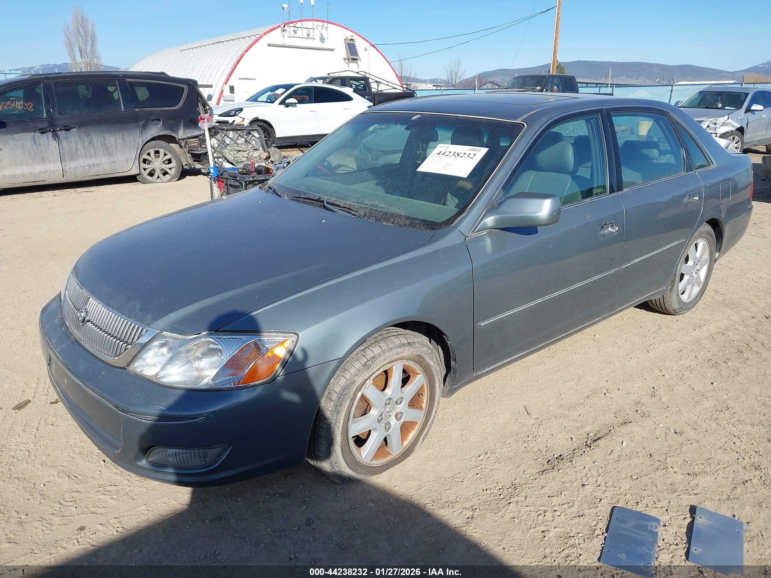 TOYOTA AVALON image 2