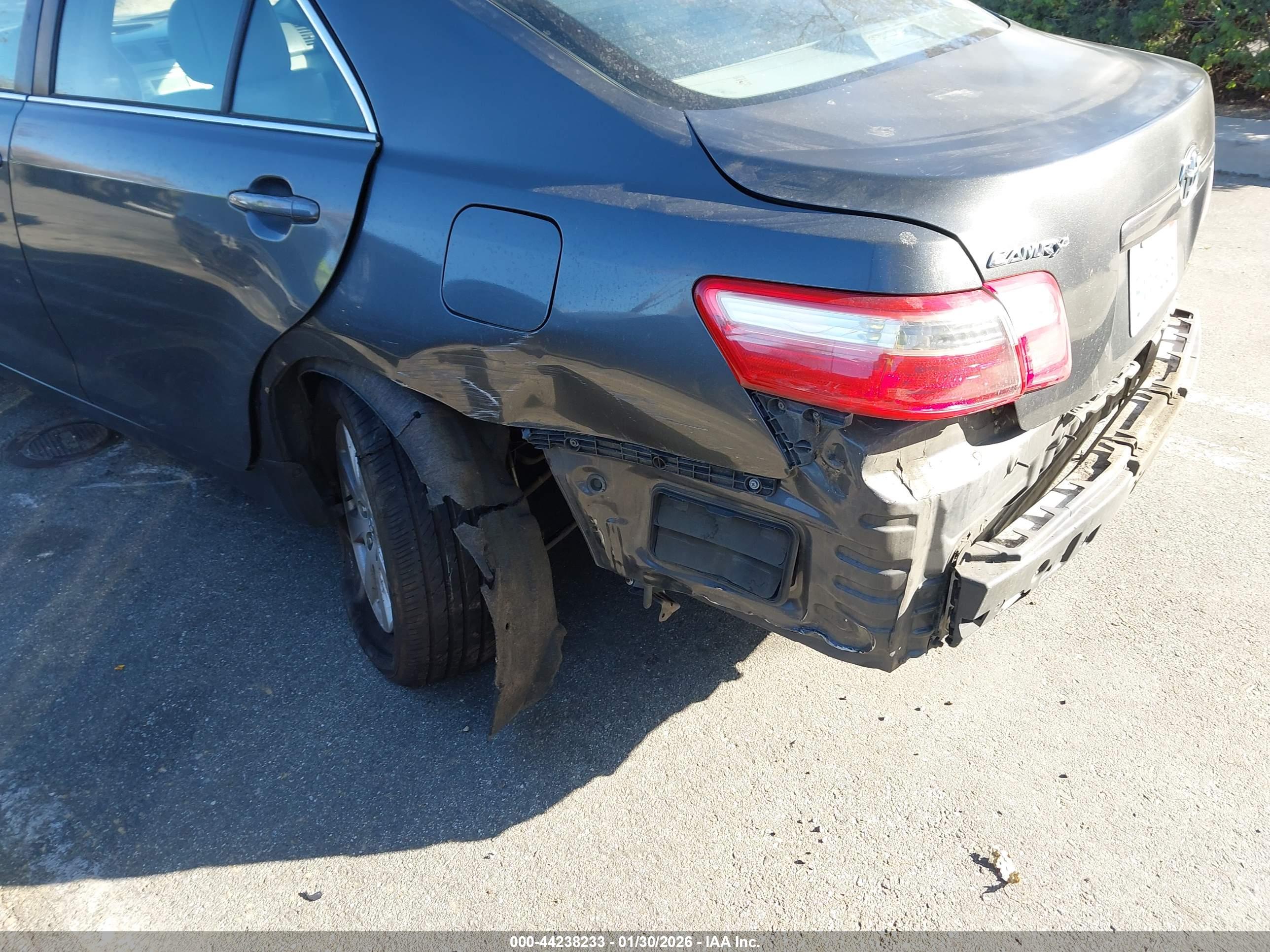 TOYOTA CAMRY image 6