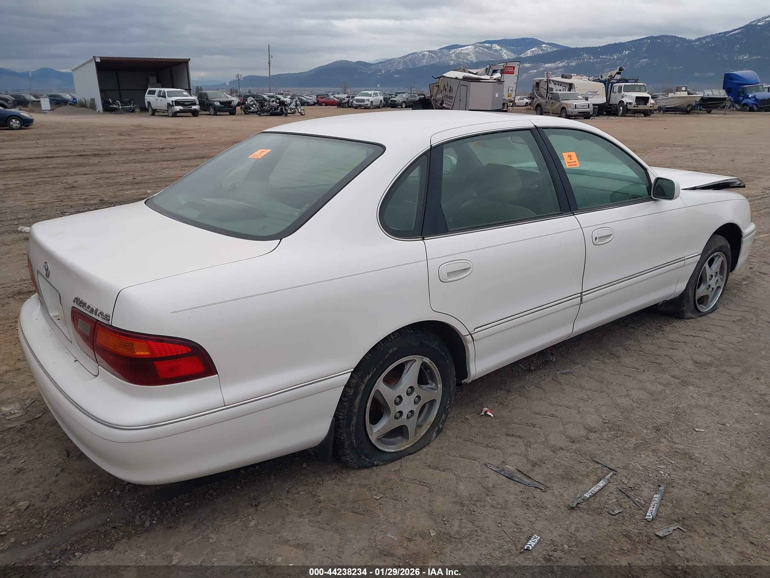 TOYOTA AVALON image 4
