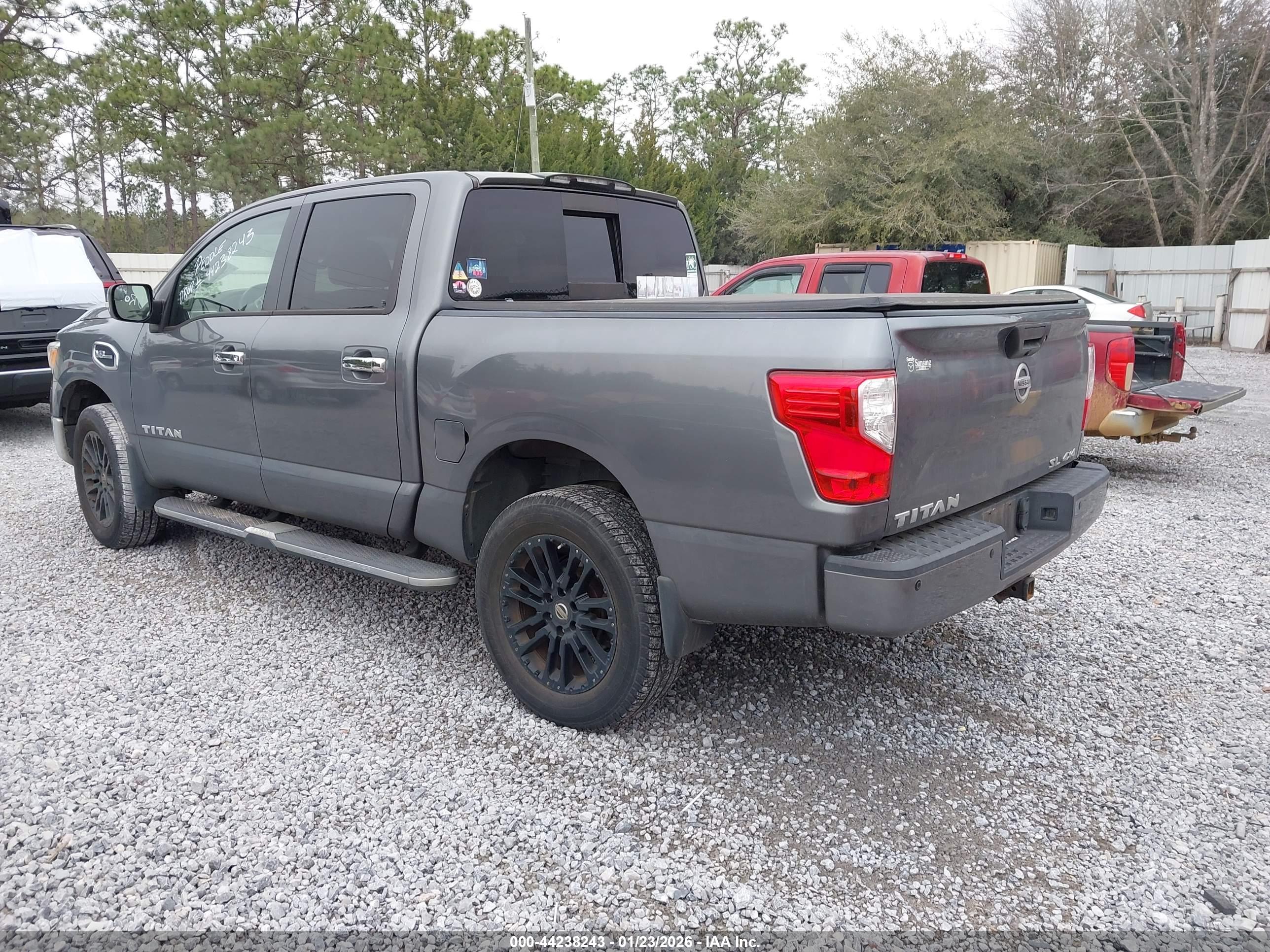NISSAN TITAN image 3