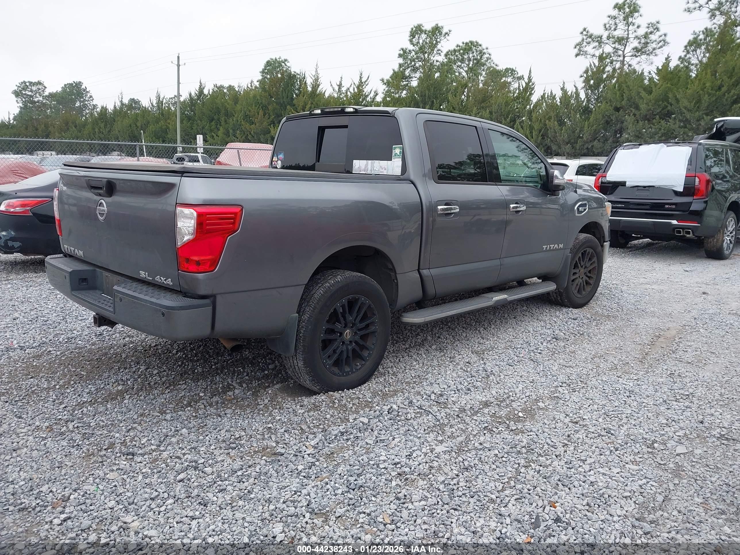 NISSAN TITAN image 4