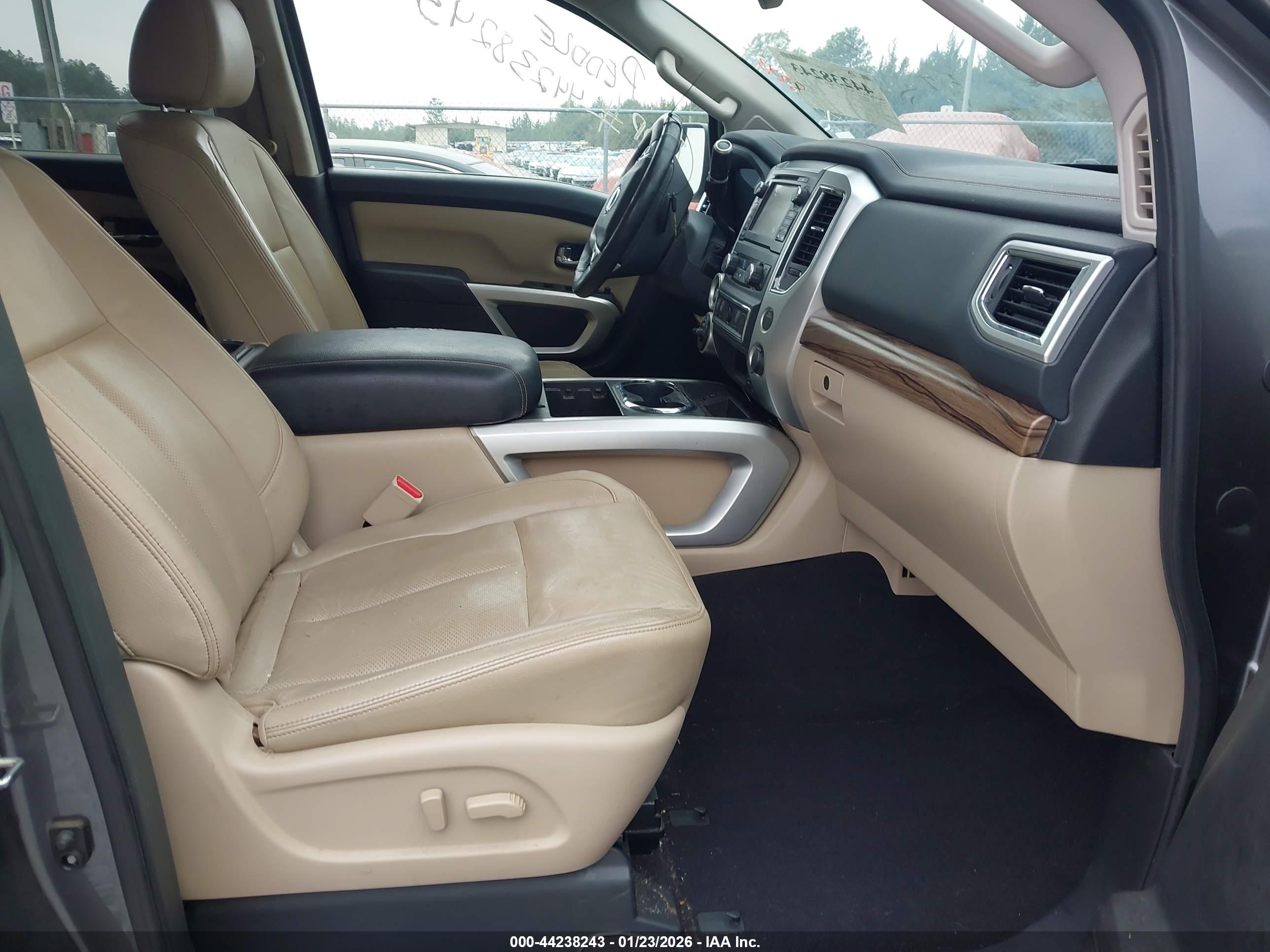 NISSAN TITAN image 5