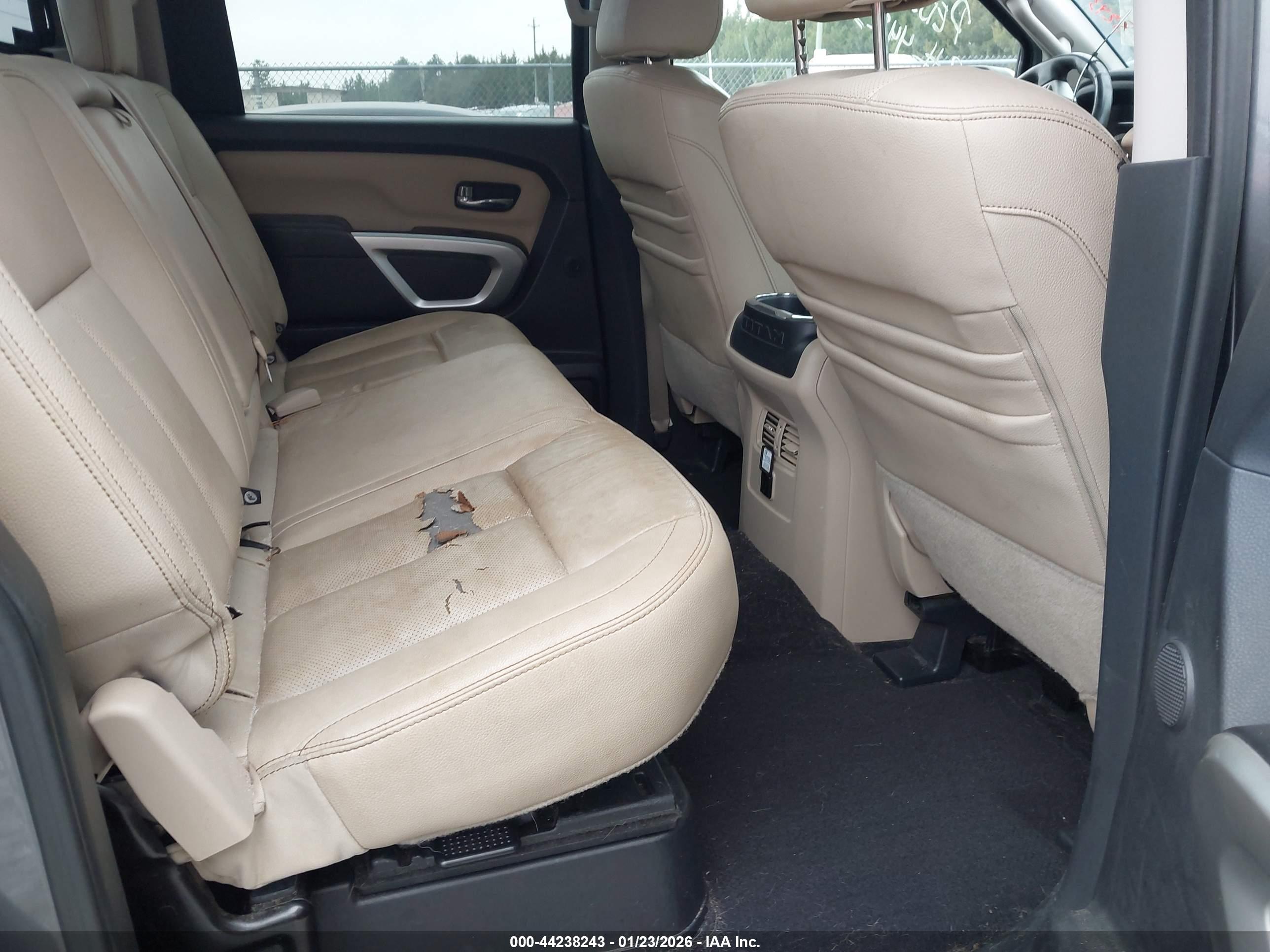 NISSAN TITAN image 8