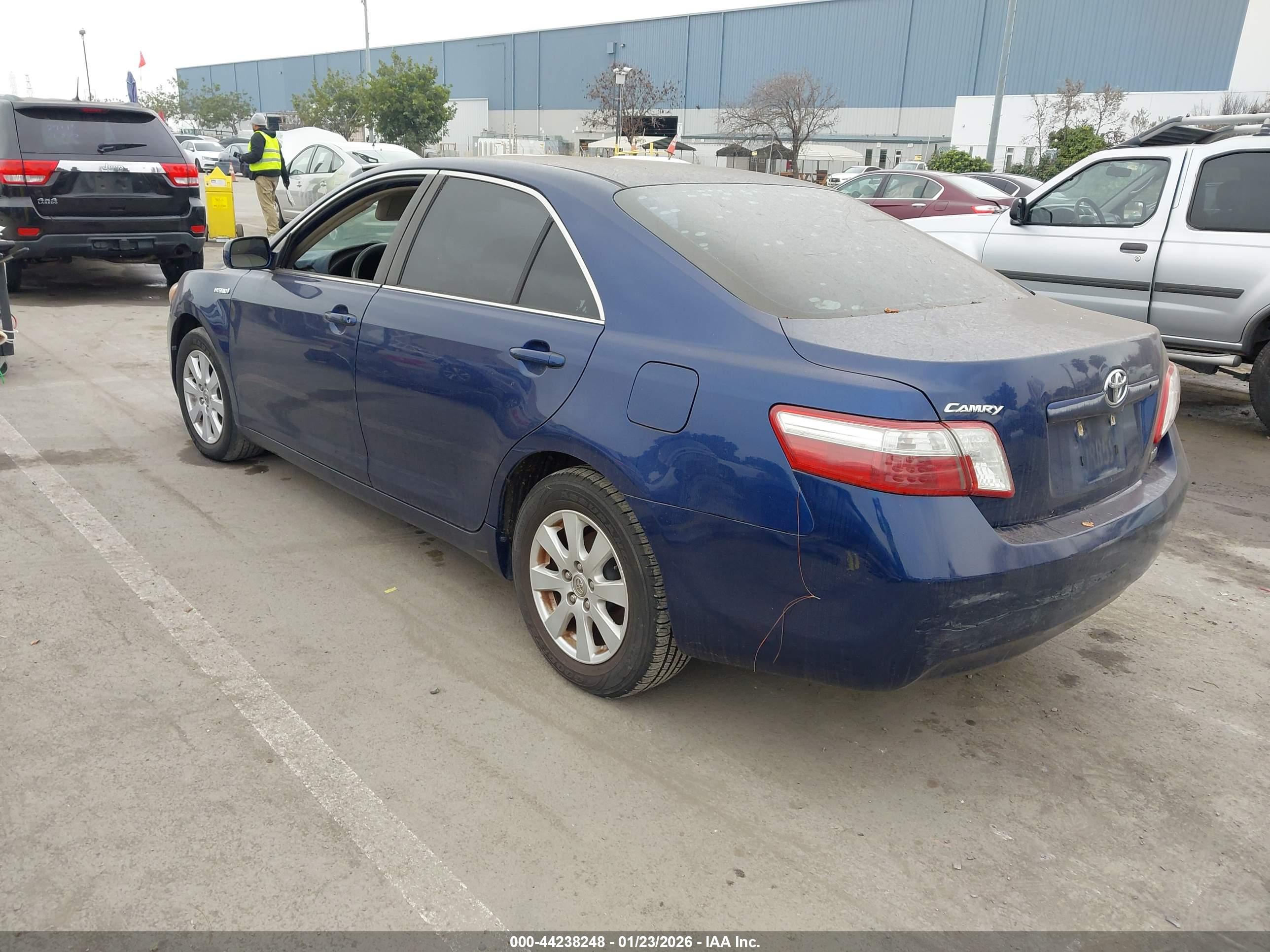 TOYOTA CAMRY image 3