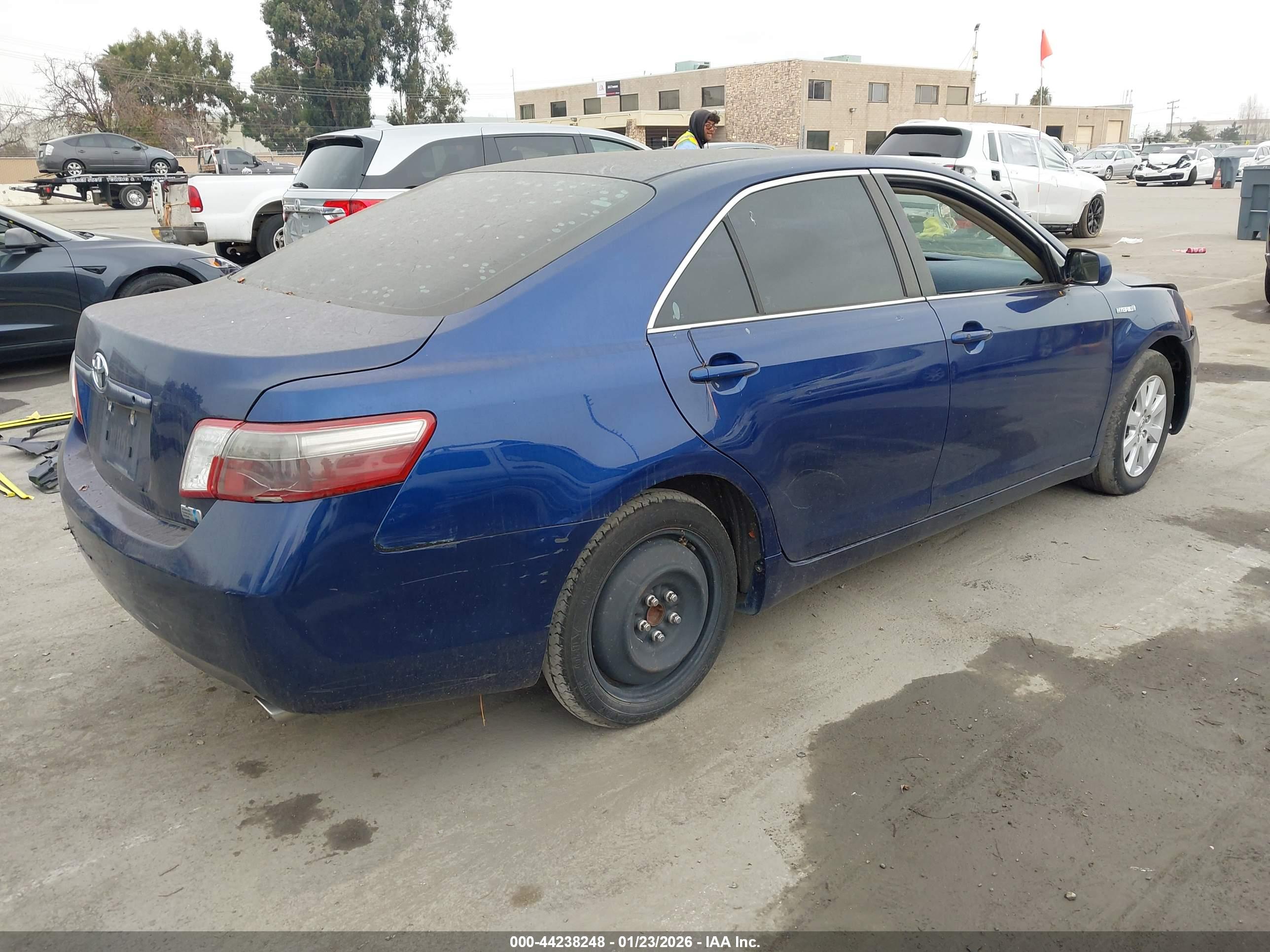 TOYOTA CAMRY image 4