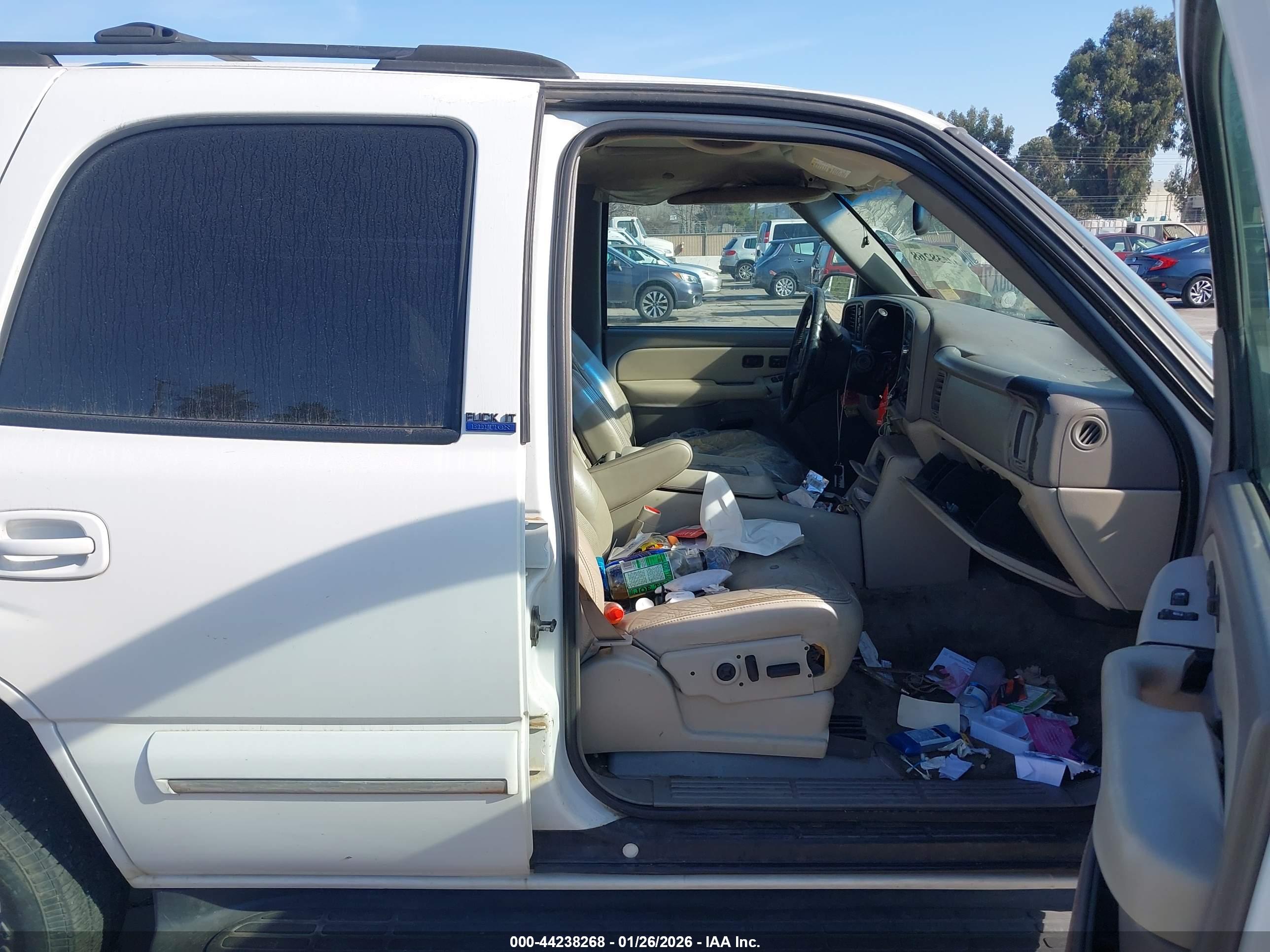 CHEVROLET TAHOE image 5