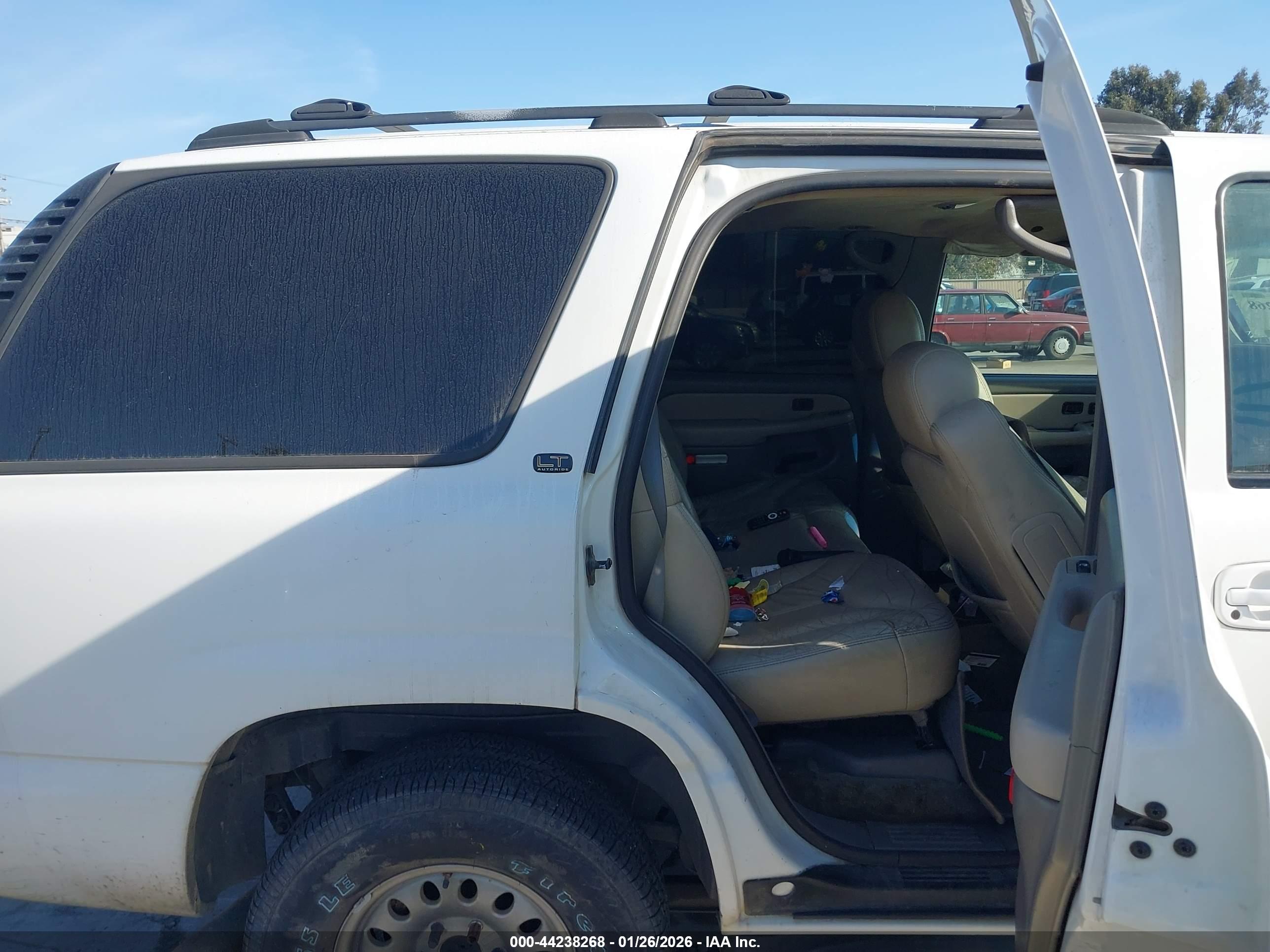 CHEVROLET TAHOE image 8