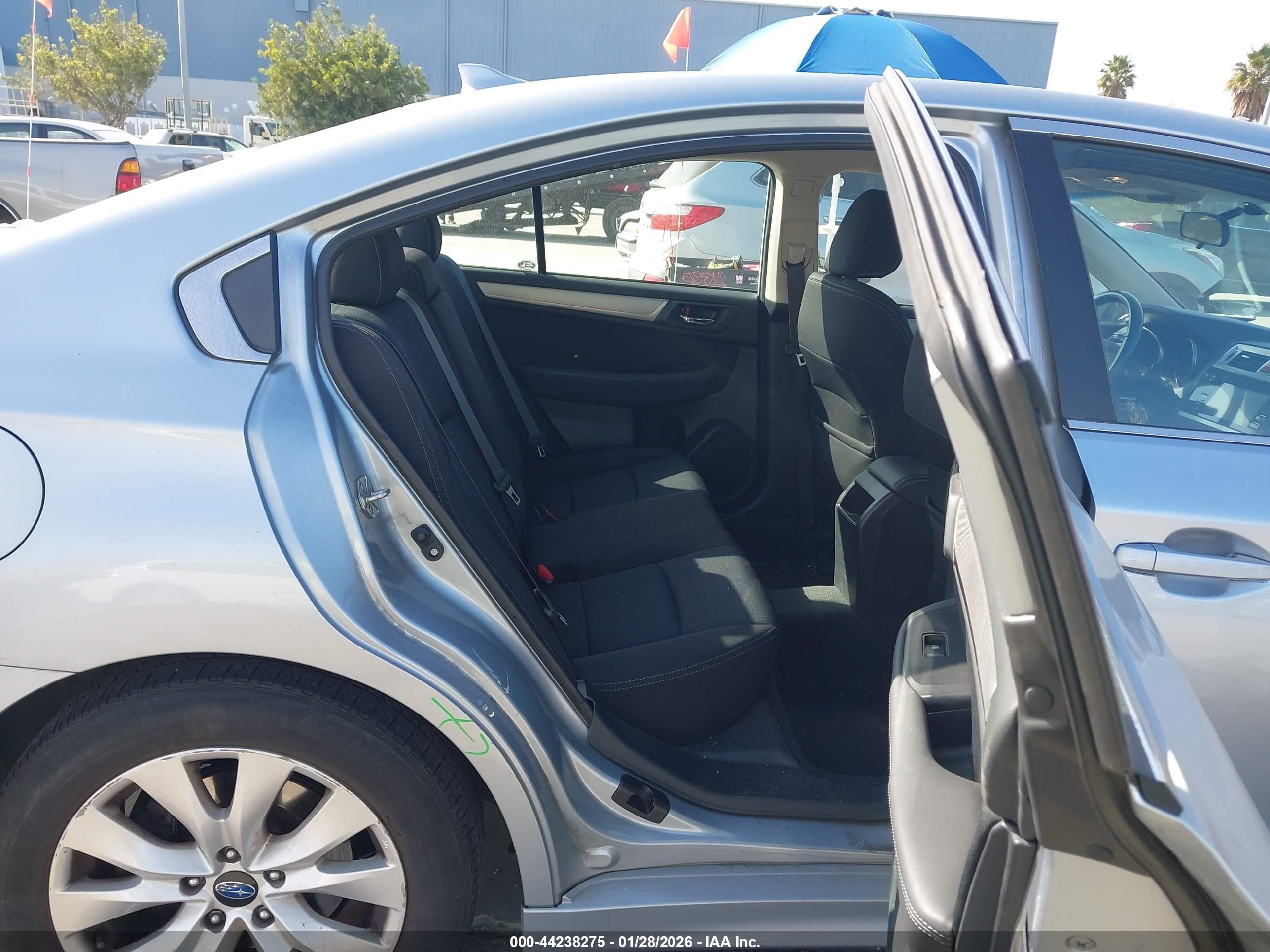SUBARU LEGACY image 8