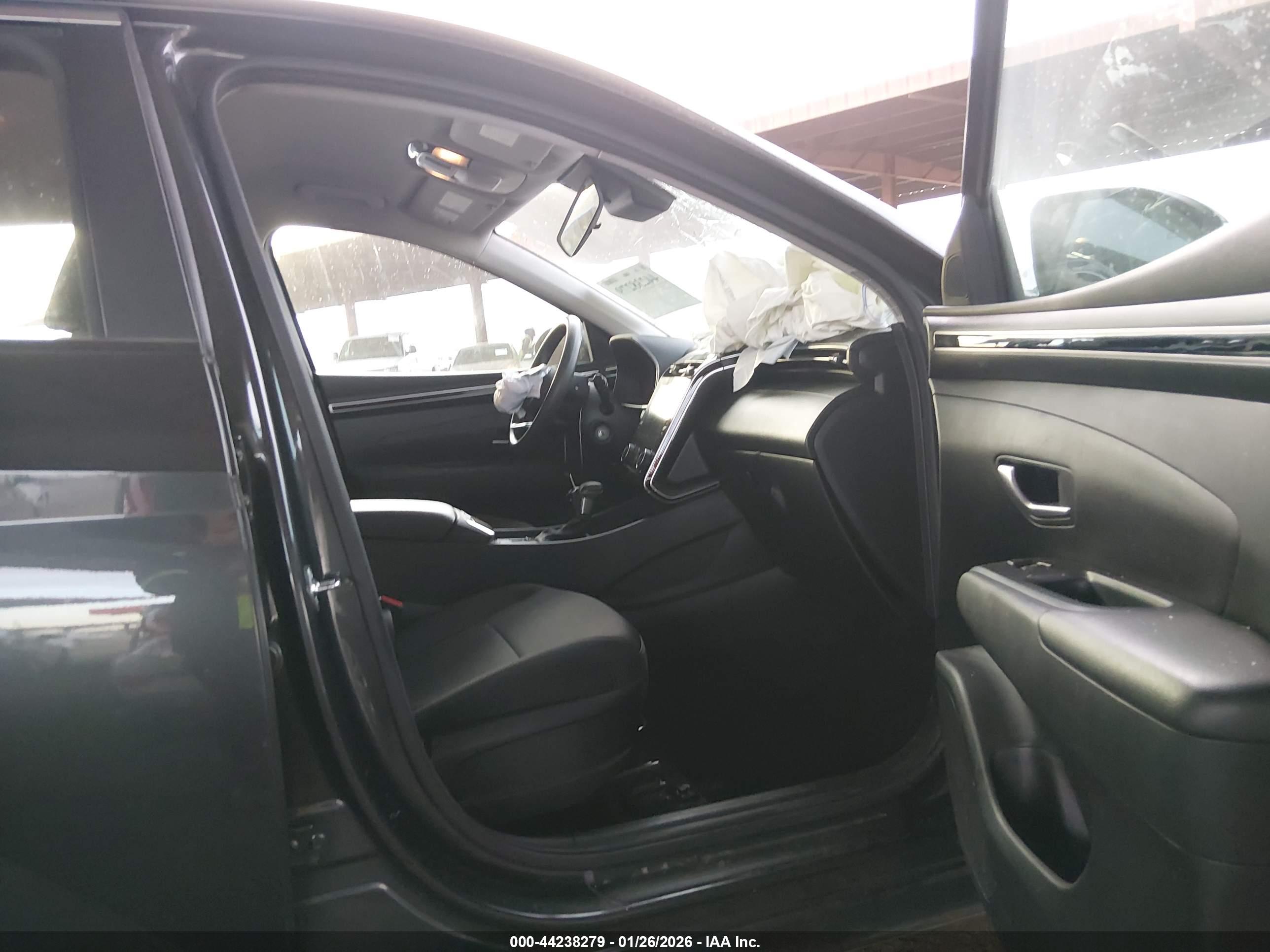 HYUNDAI TUCSON image 5