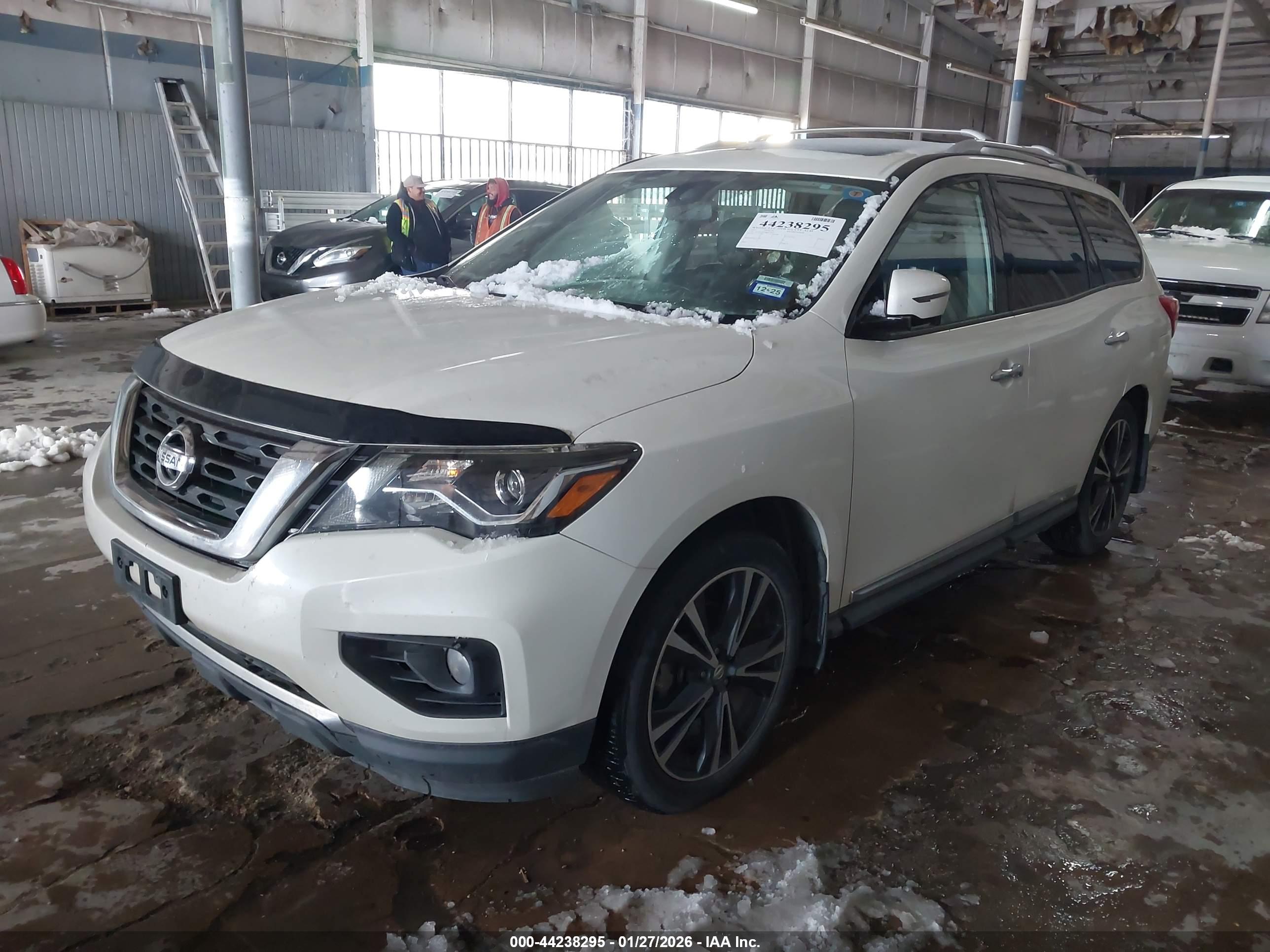 NISSAN PATHFINDER image 2