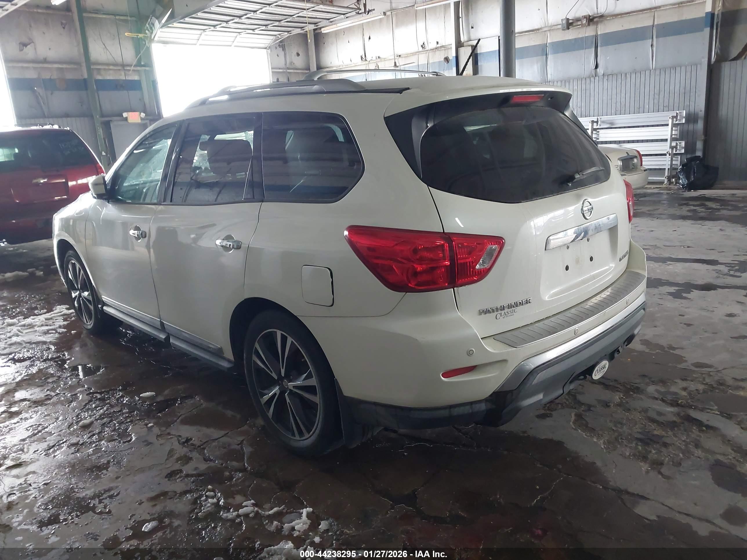 NISSAN PATHFINDER image 3