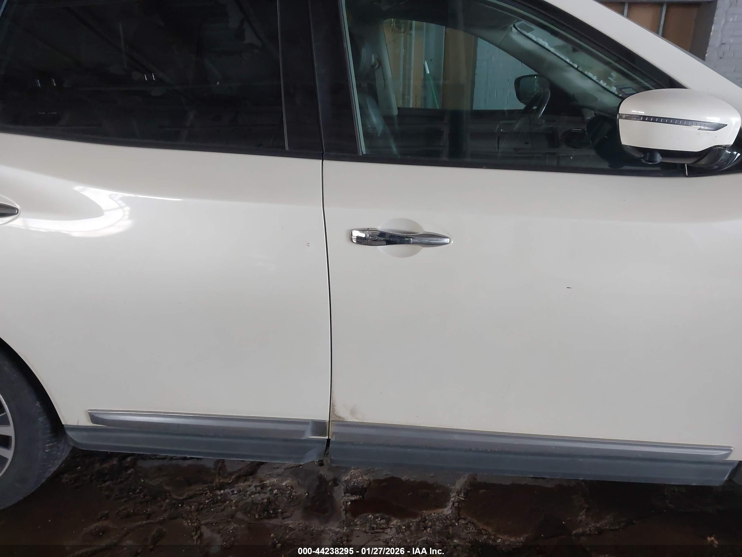 NISSAN PATHFINDER image 6