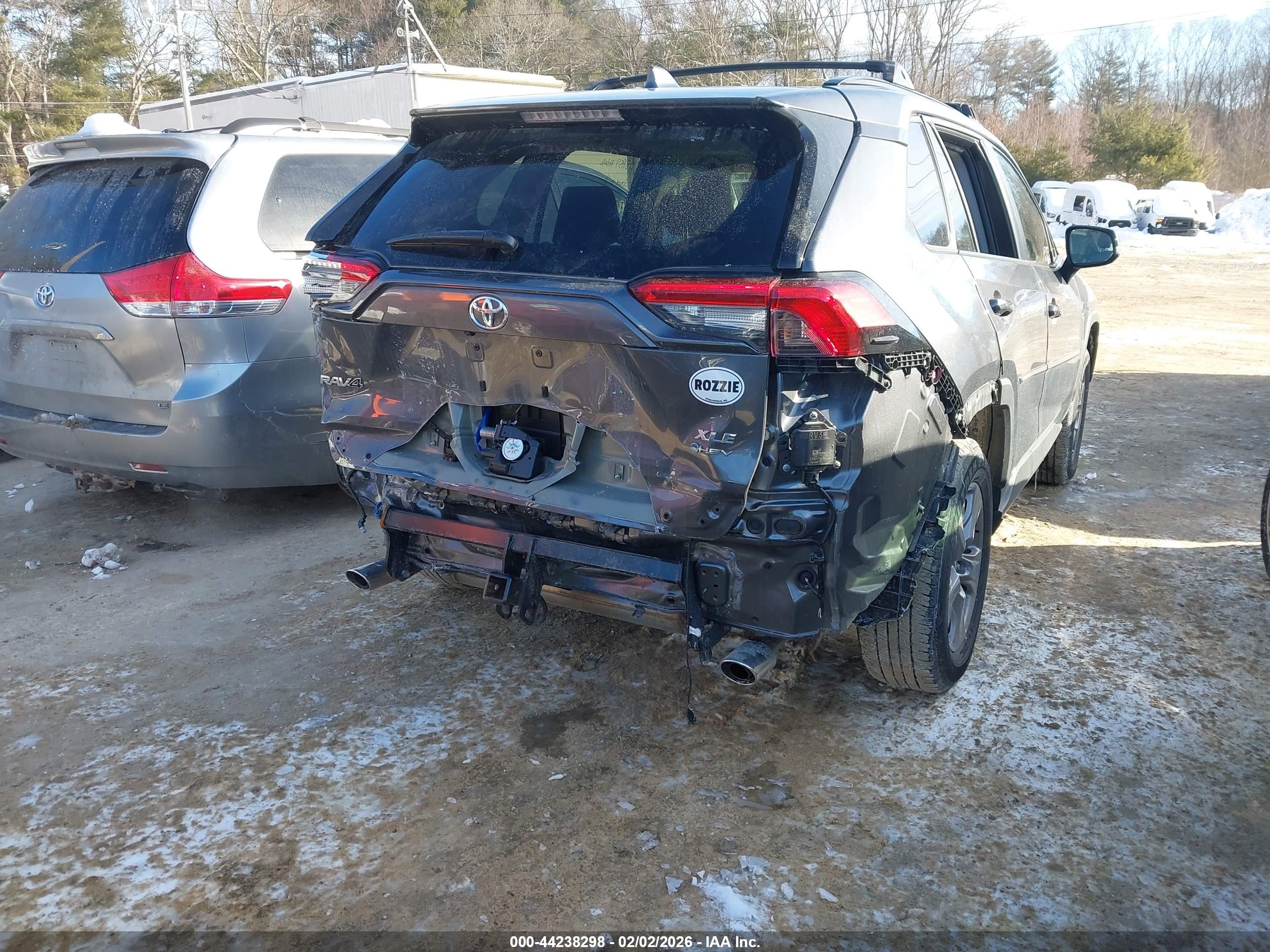 TOYOTA RAV4 image 6