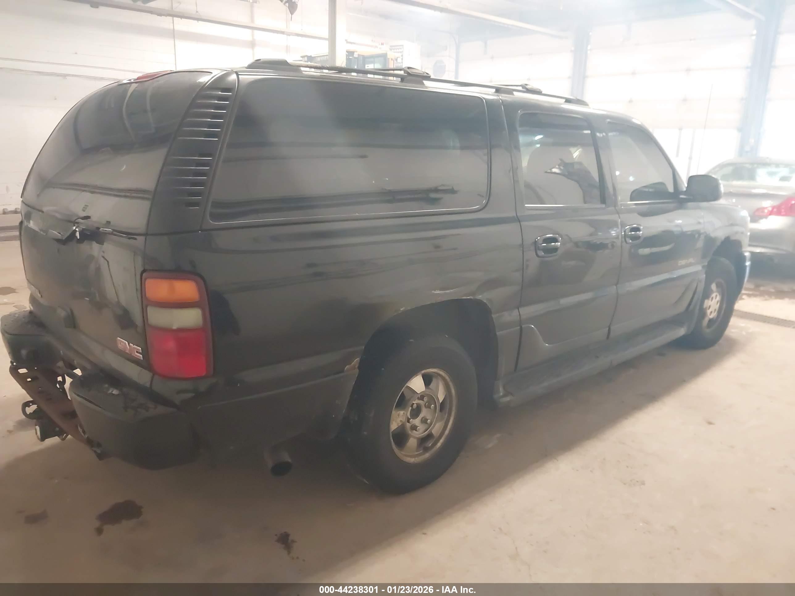 GMC YUKON image 4