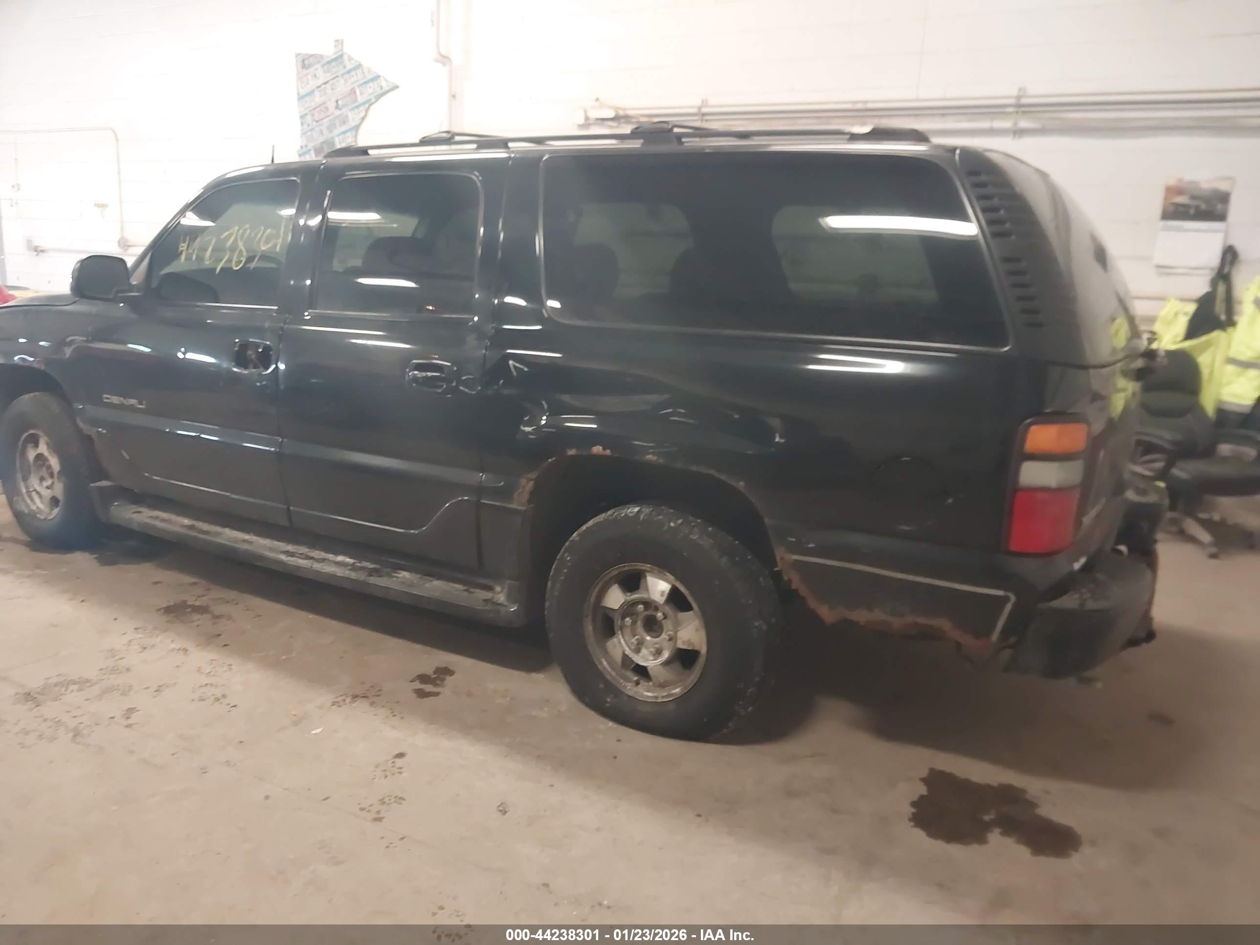 GMC YUKON image 6