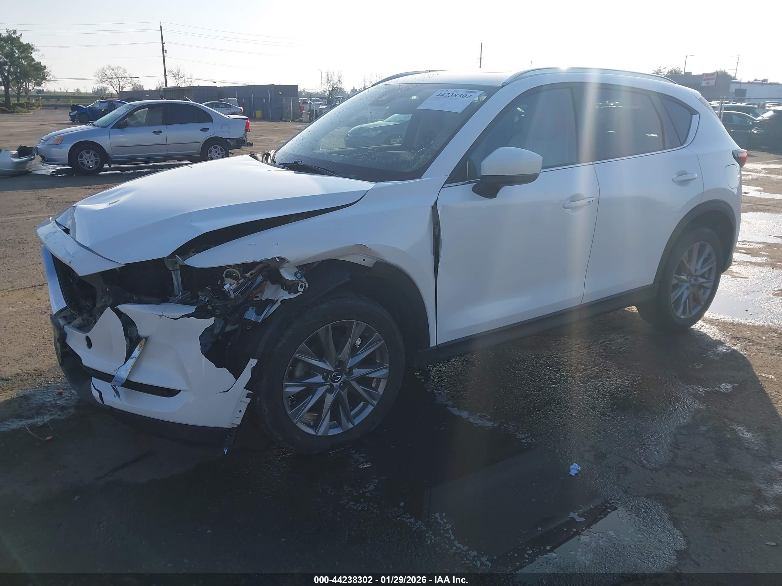 MAZDA CX-5 image 2