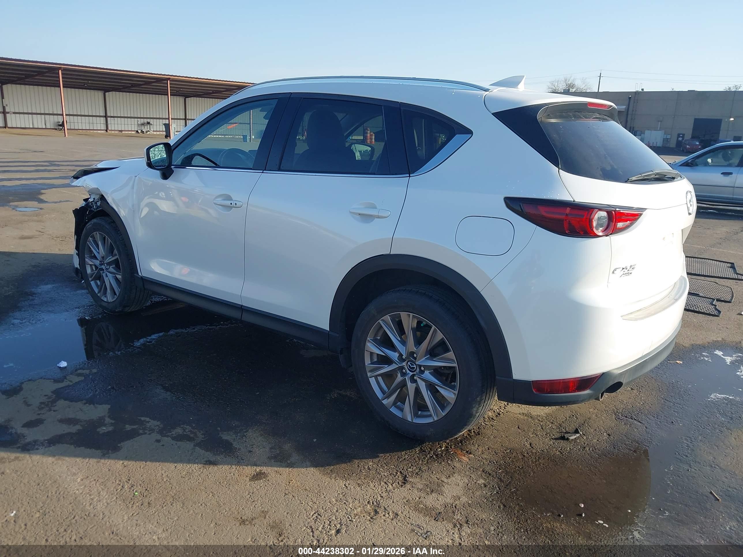 MAZDA CX-5 image 3