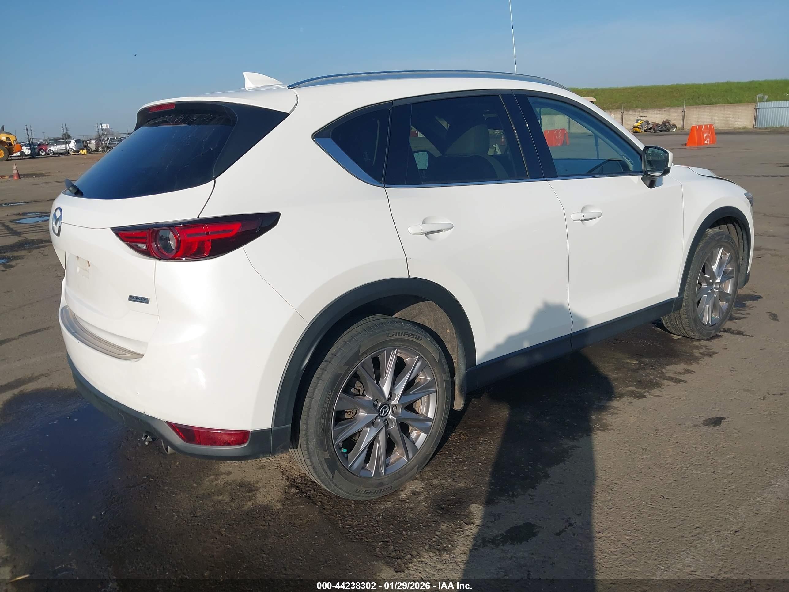 MAZDA CX-5 image 4
