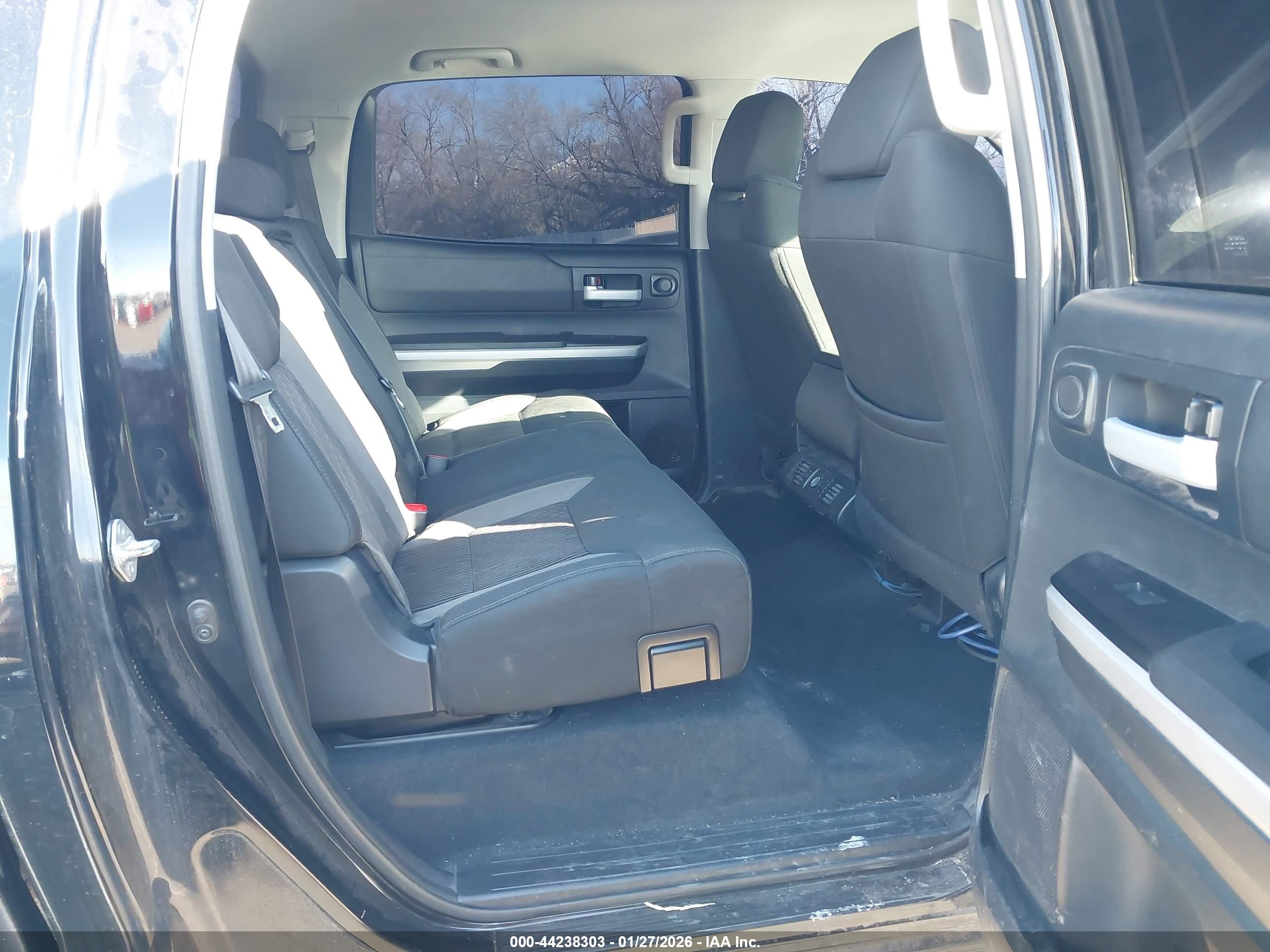 TOYOTA TUNDRA image 8