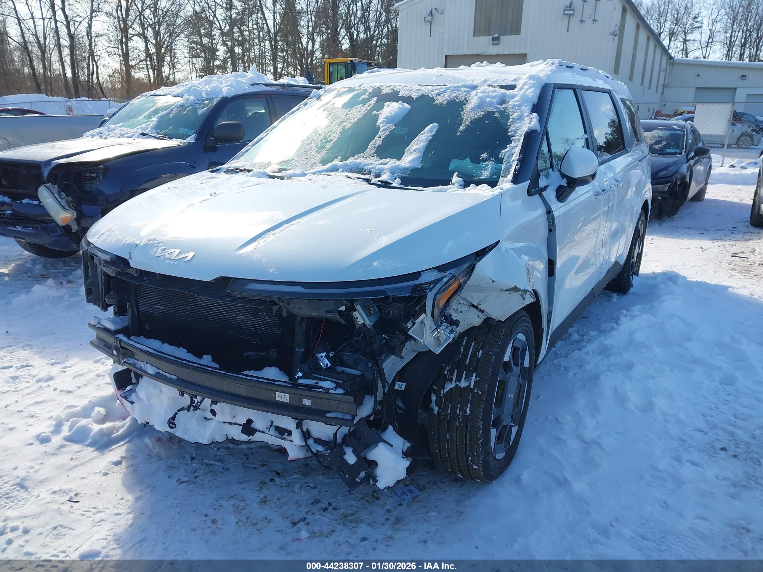 KIA CARNIVAL image 6