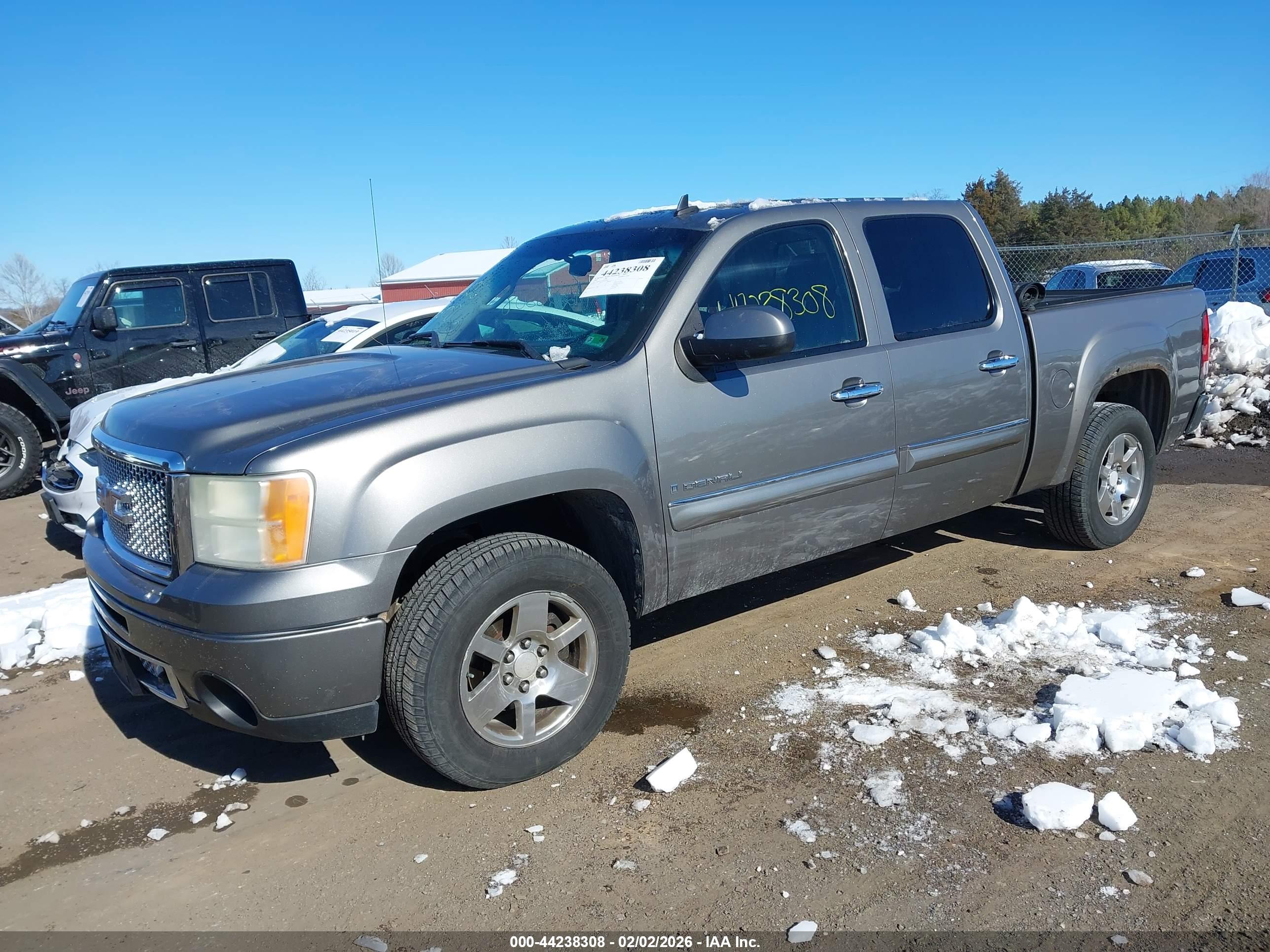 GMC SIERRA image 2