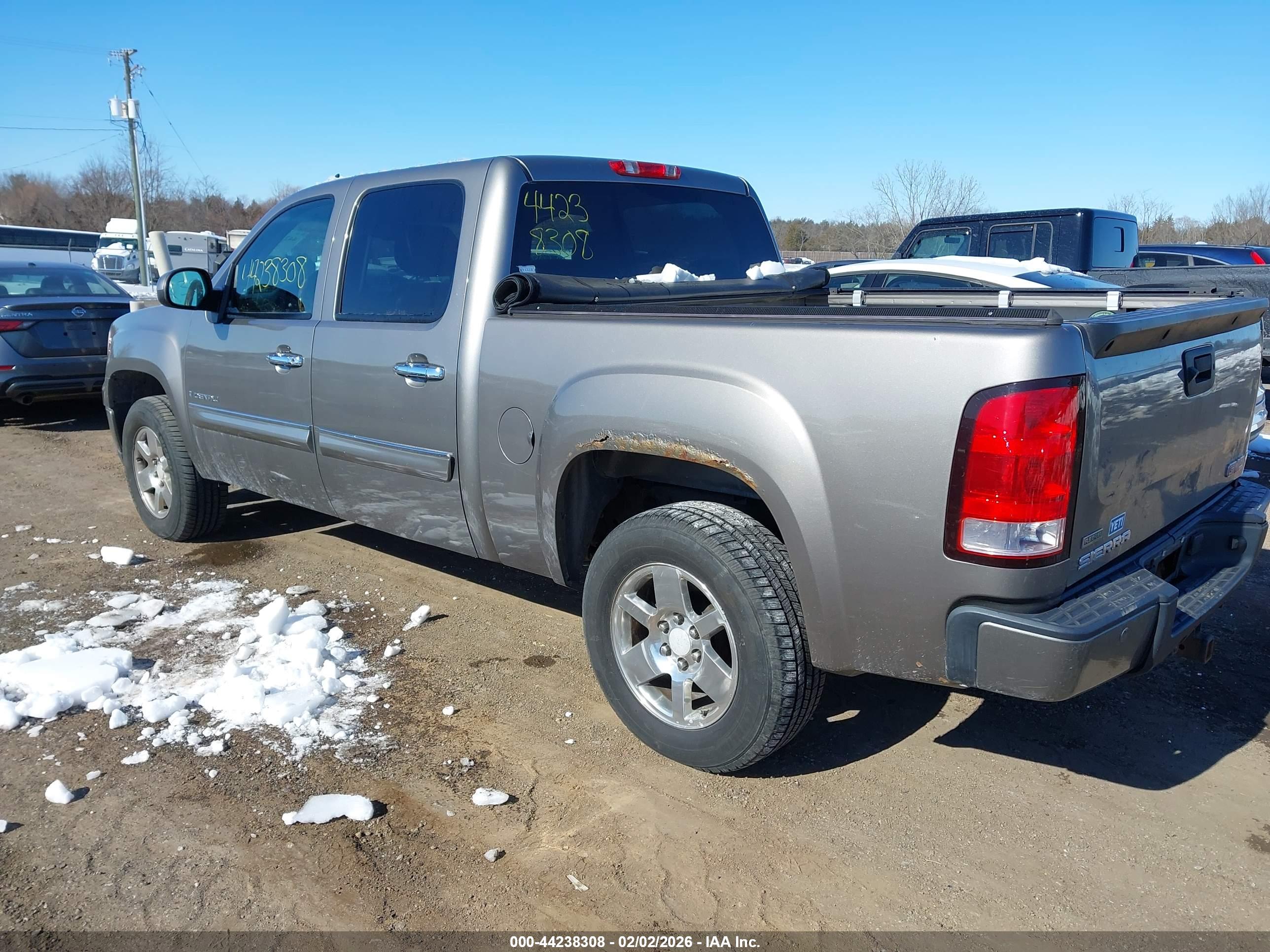 GMC SIERRA image 3