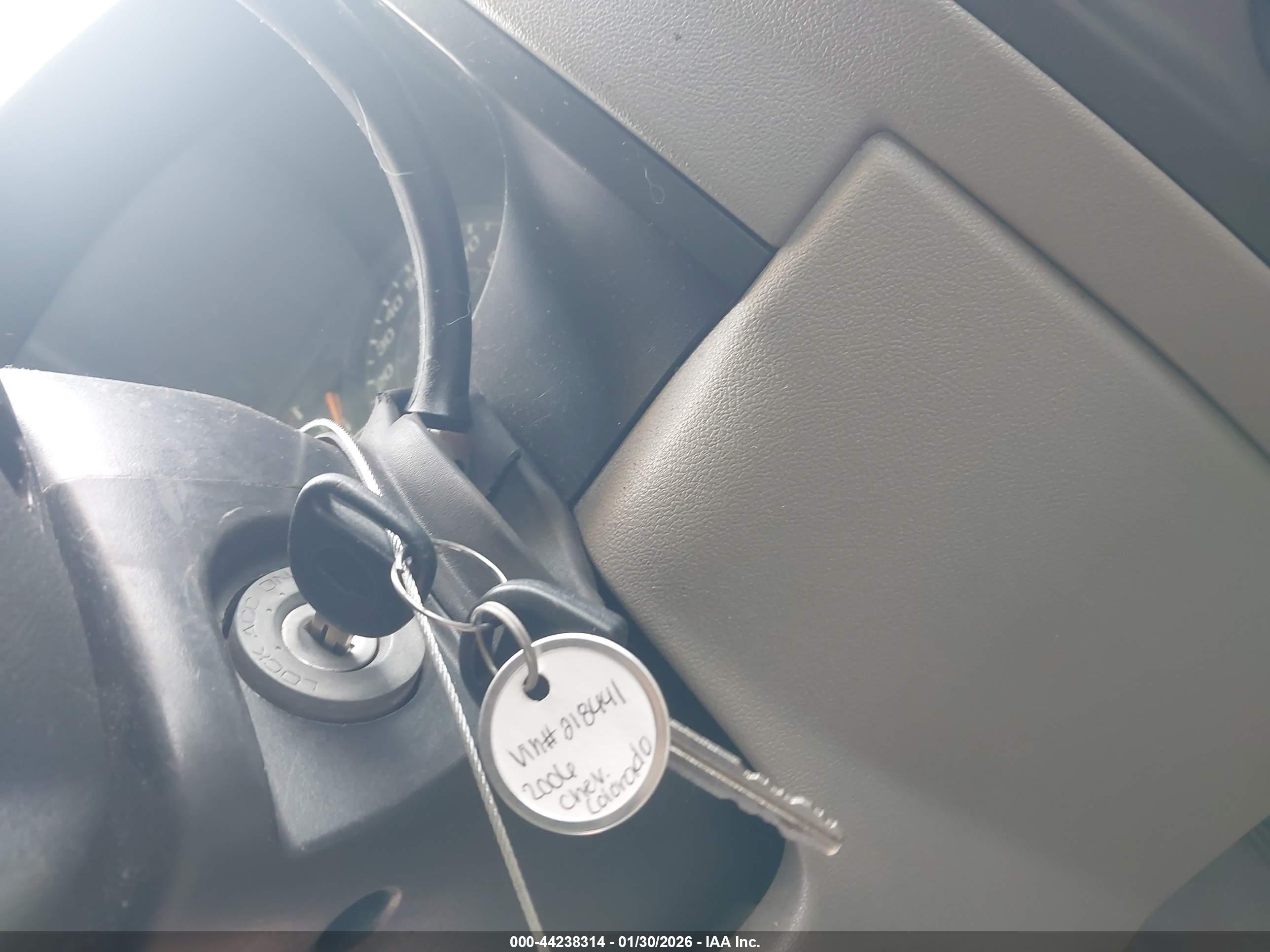 CHEVROLET COLORADO image 11