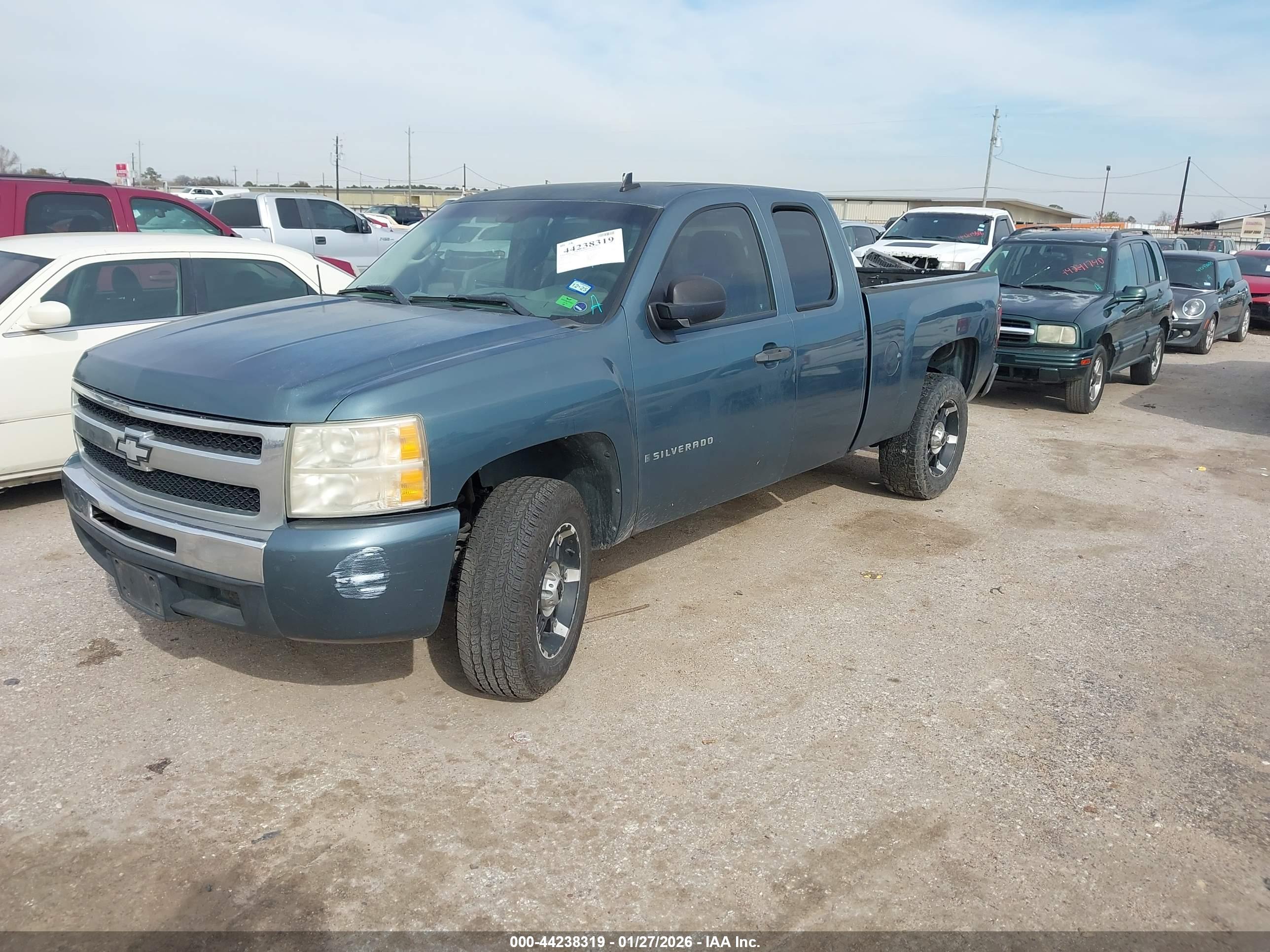 CHEVROLET SILVERADO image 2